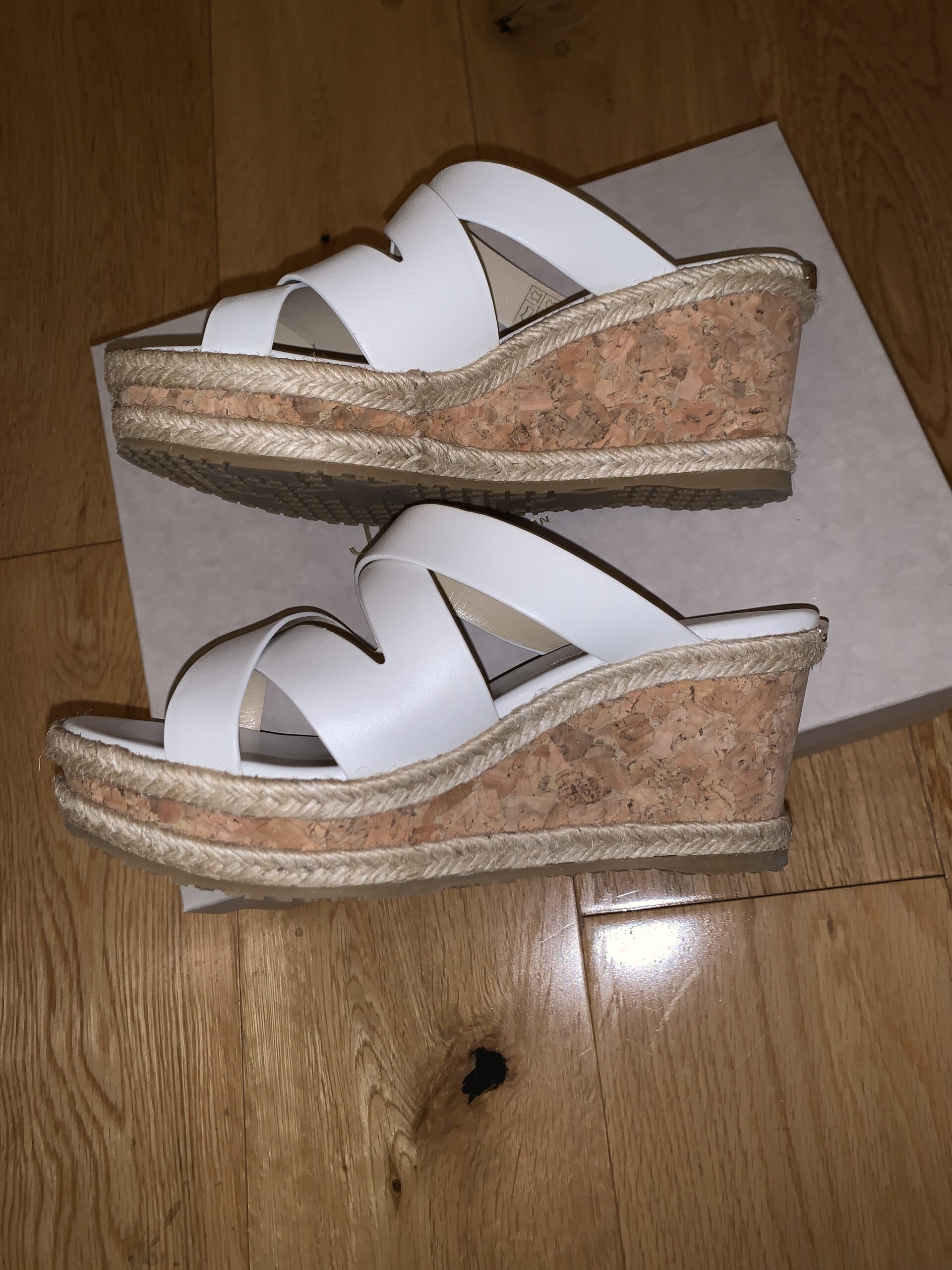 Jimmy Choo sandały koturna skóra - obrazek 2