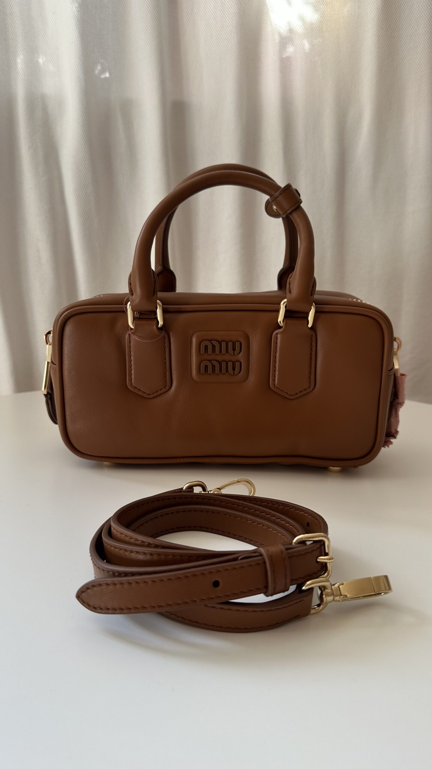 Miu Miu Arcadie camel kuferek torebka - obrazek 8