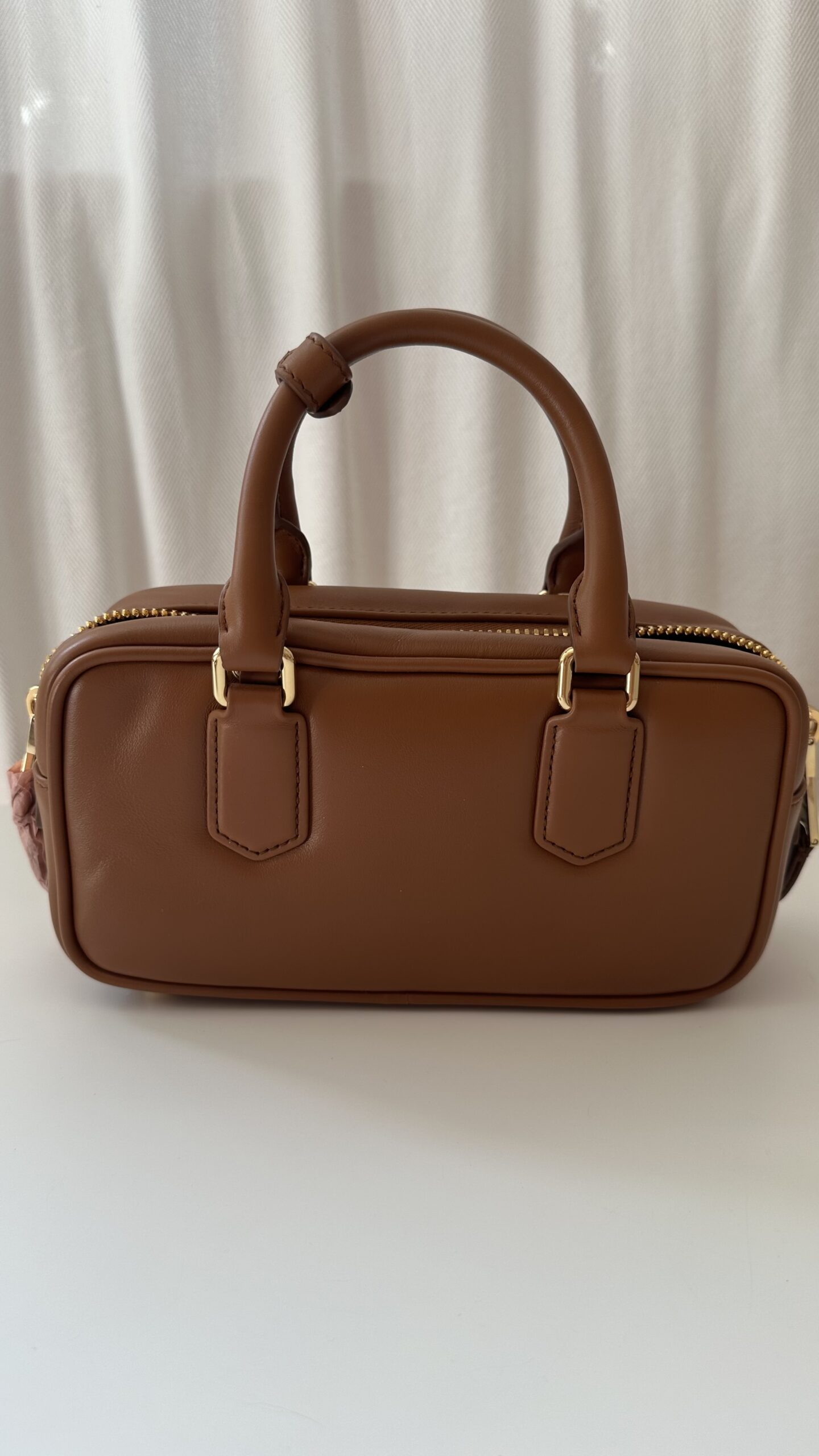 Miu Miu Arcadie camel kuferek torebka - obrazek 5