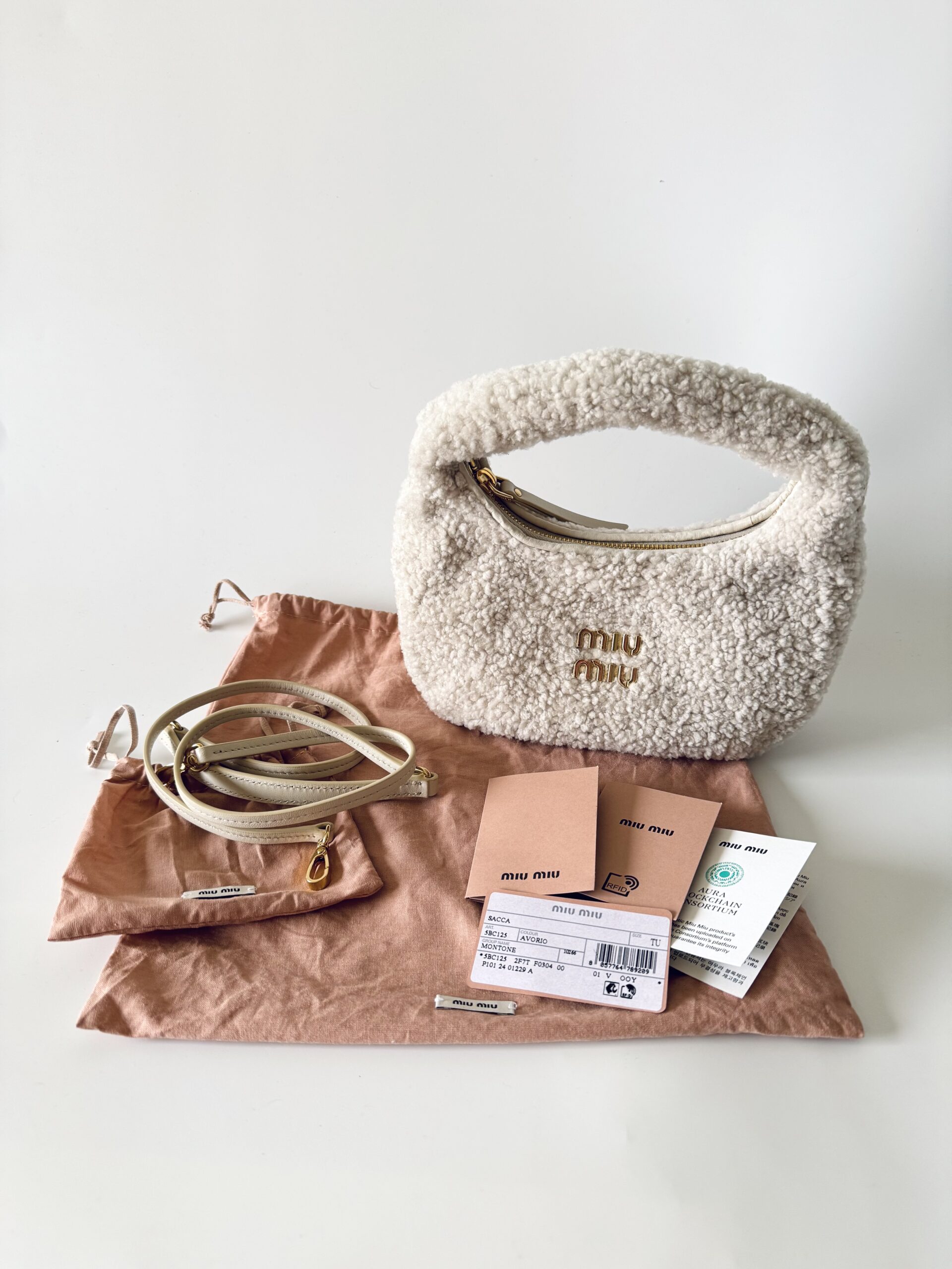 MIU MIU Wander Shearling Shoulder bag – torebka - obrazek 4