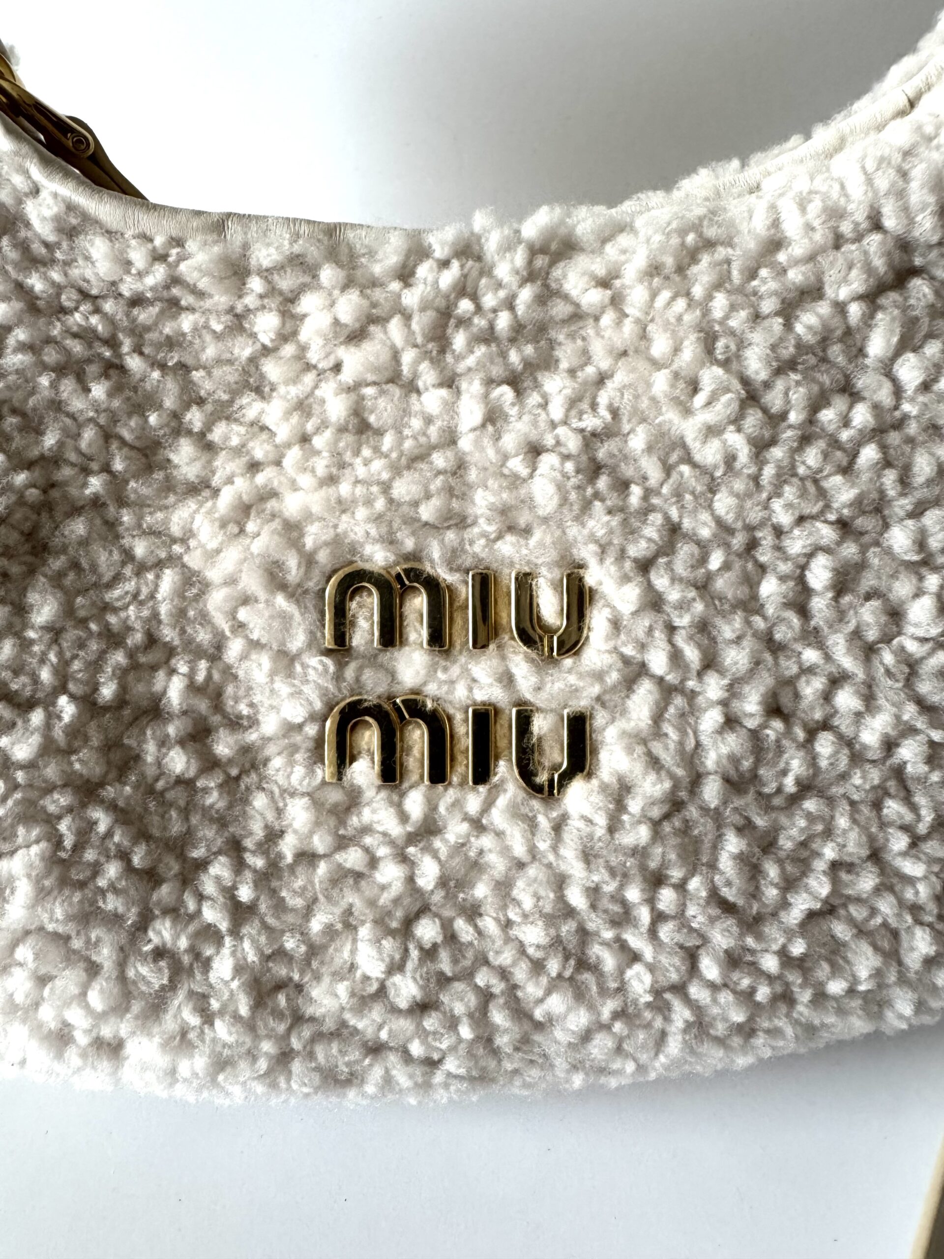MIU MIU Wander Shearling Shoulder bag – torebka - obrazek 8