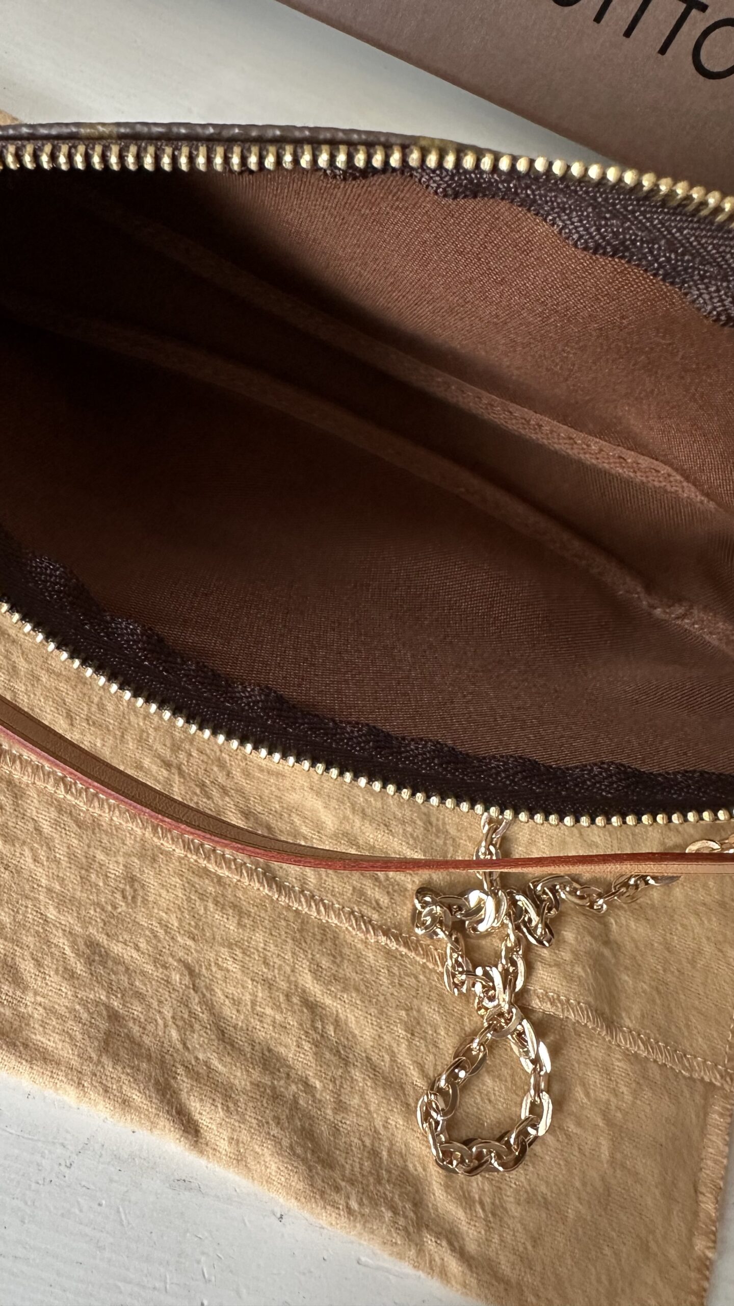 Louis Vuitton pochette monogram vintage - obrazek 3