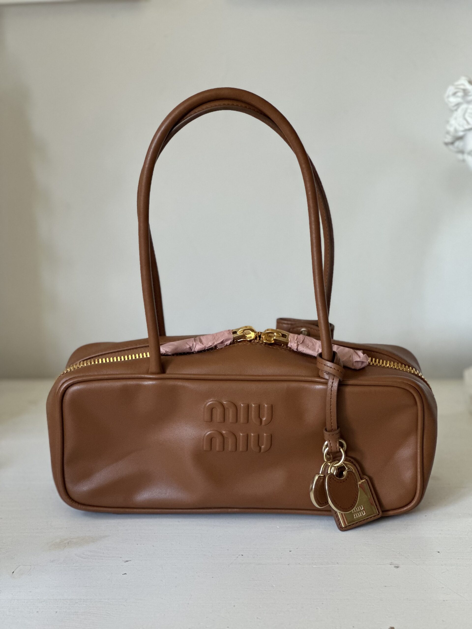Miu Miu Beau w kolorze camel torebka