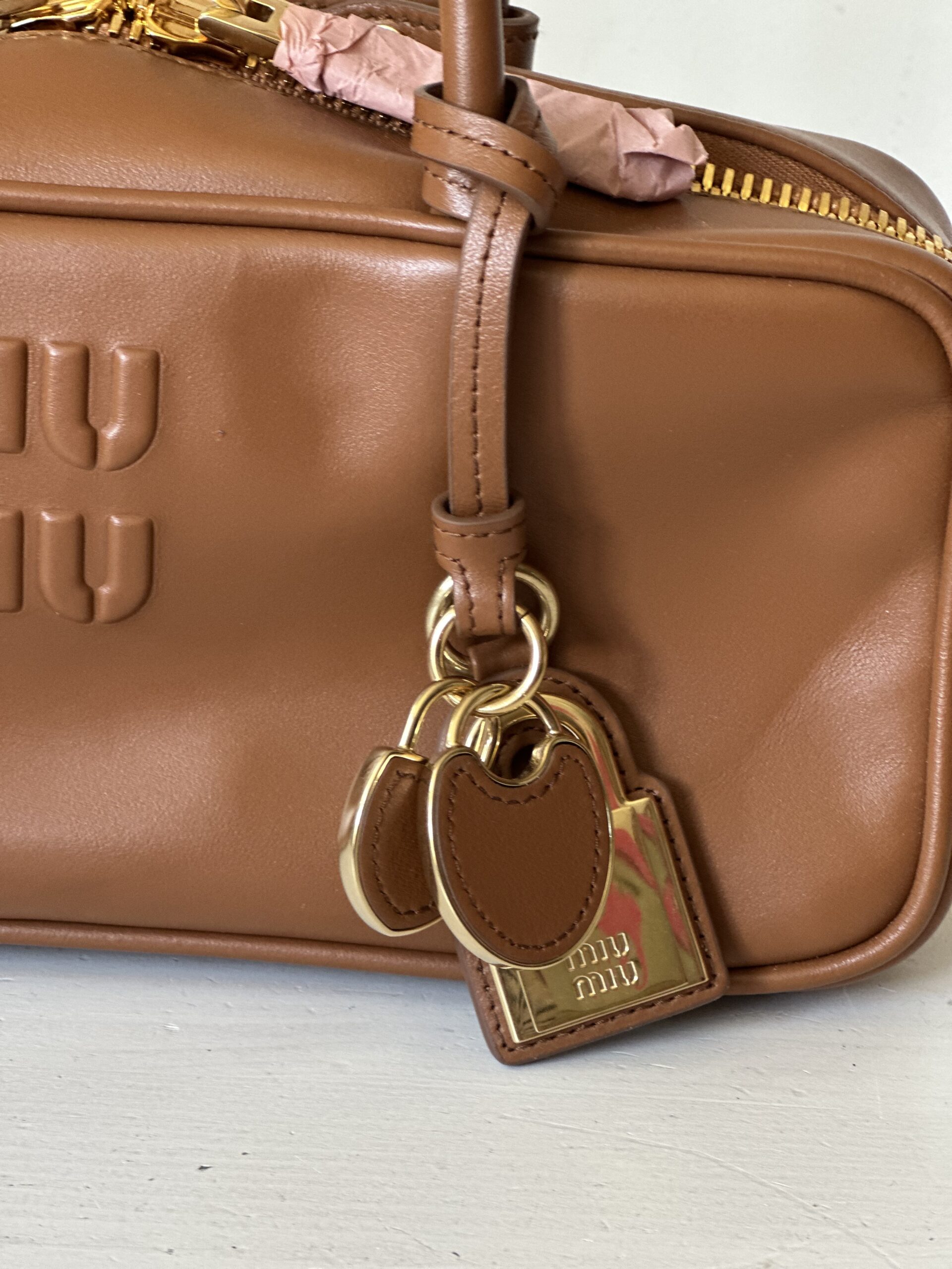 Miu Miu Beau w kolorze camel torebka - obrazek 2