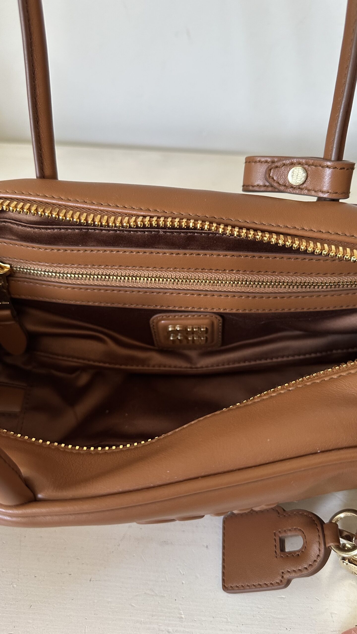 Miu Miu Beau w kolorze camel torebka - obrazek 5