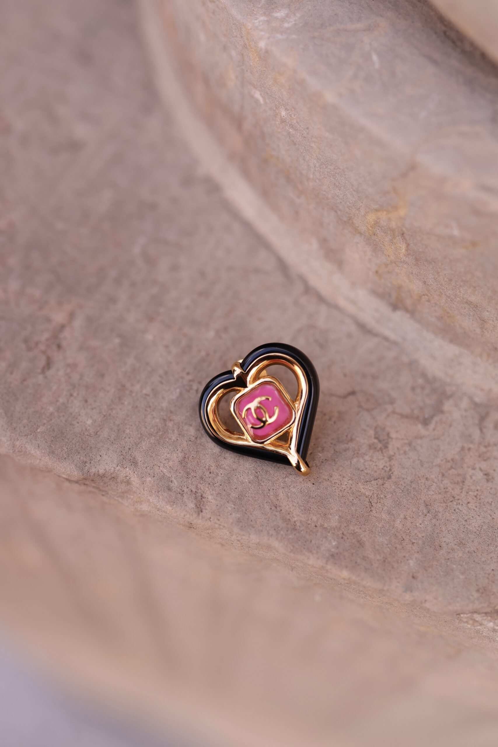 Chanel broszka serce vintage