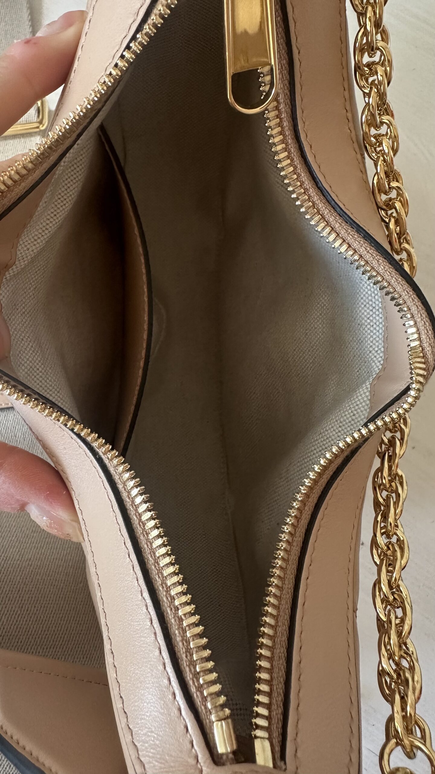 Gucci small Matelasse Shoulder Bag pudrowy róż torebka - obrazek 9