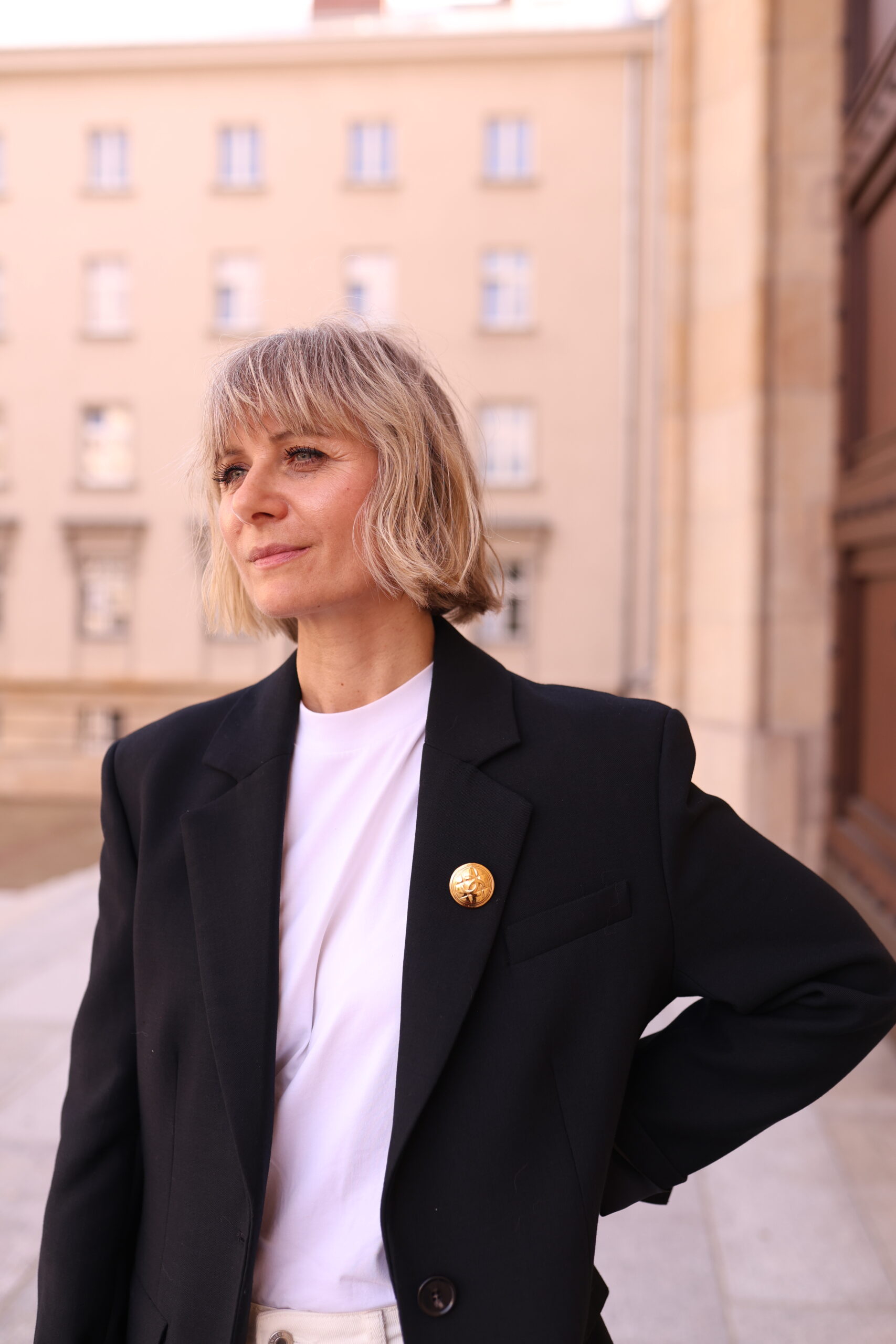 Chanel okrągła broszka vintage - obrazek 2