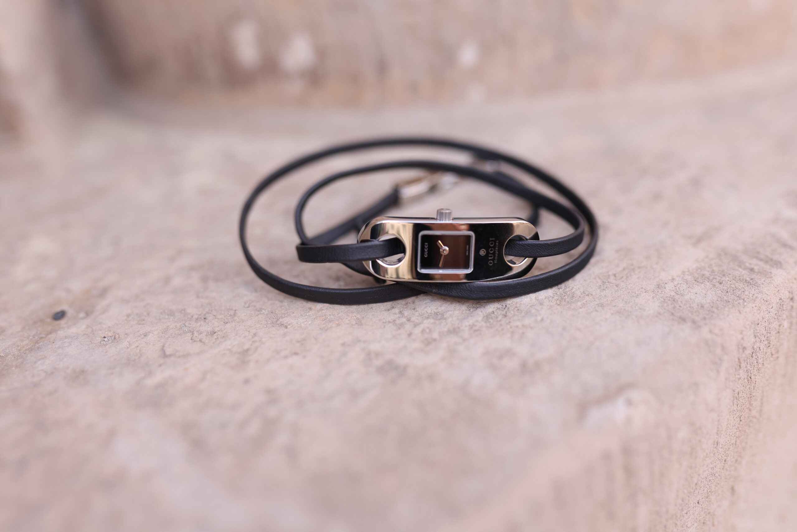 Gucci klasyczny zegarek na rzemyku vintage - obrazek 2