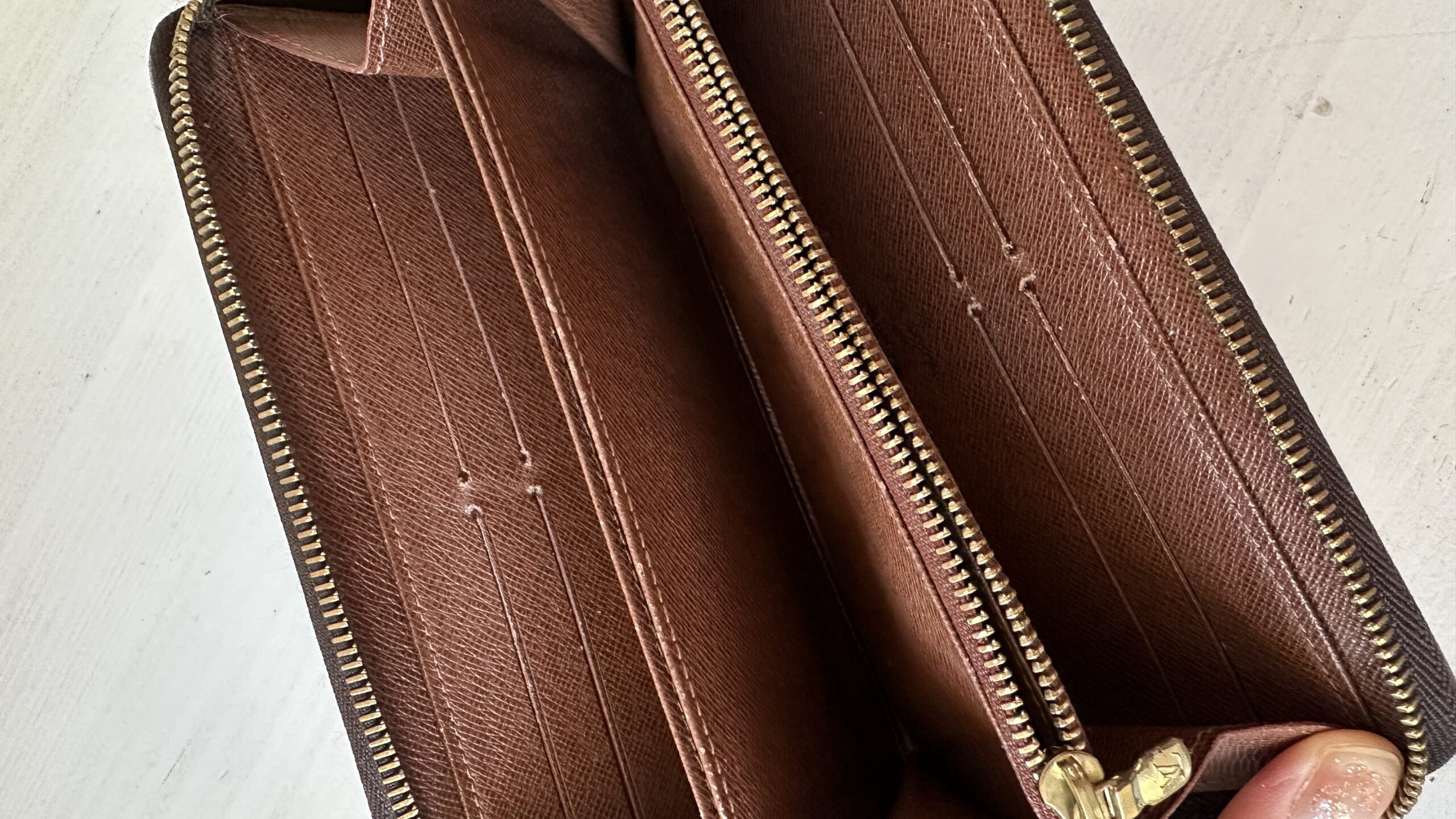 Louis Vuitton momogram klasyczny portfel - obrazek 3