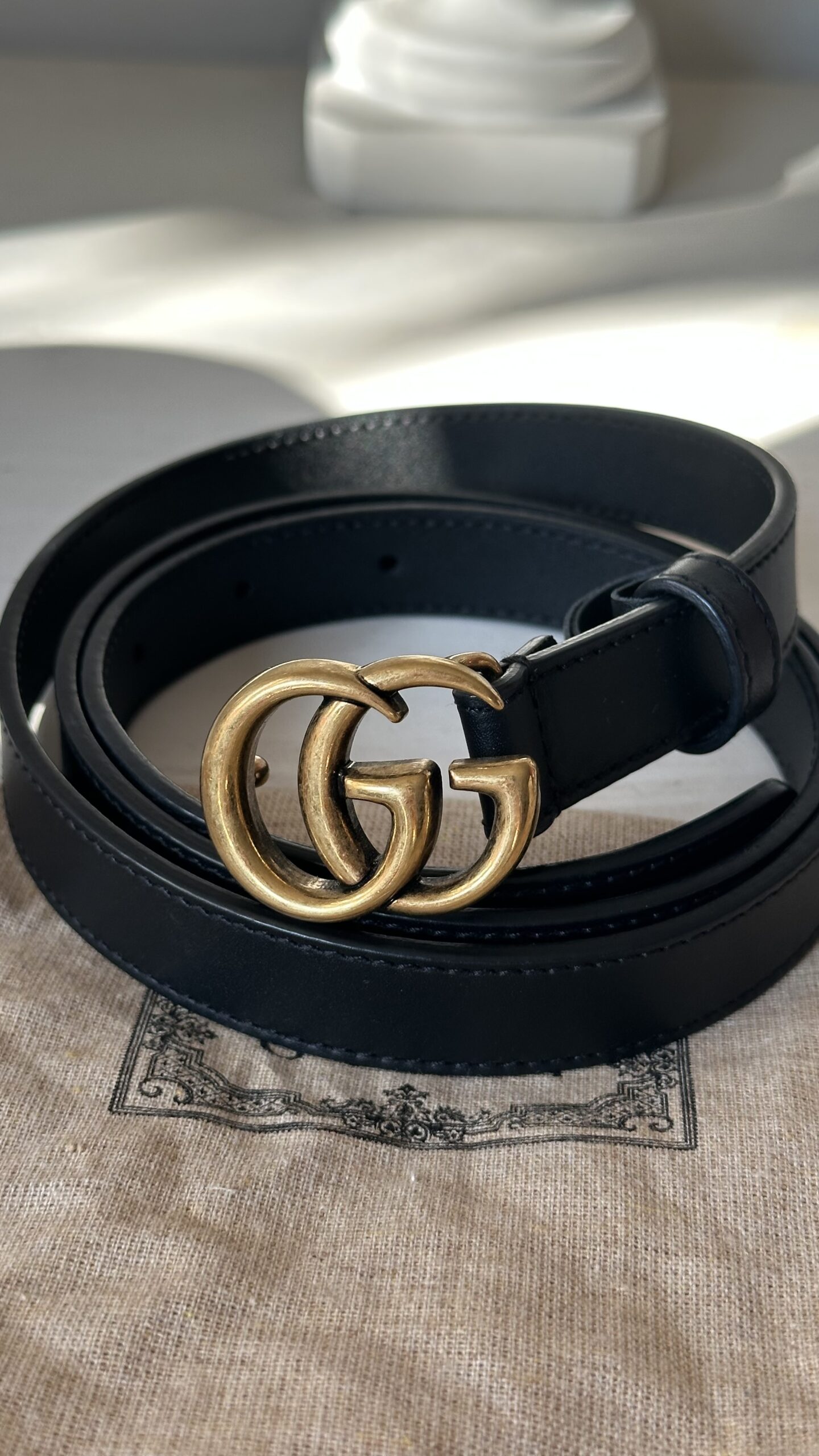 Gucci czarny klasyczny pasek - obrazek 2
