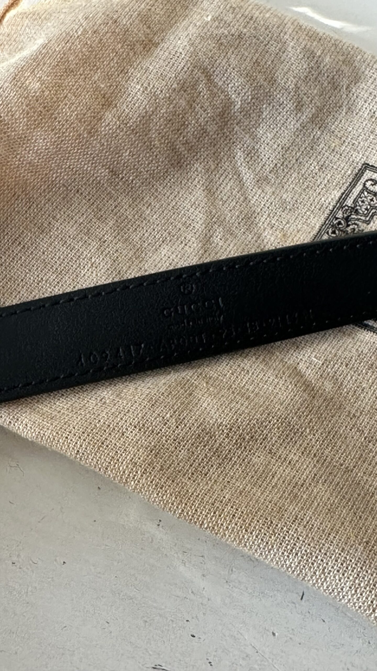 Gucci czarny klasyczny pasek - obrazek 4