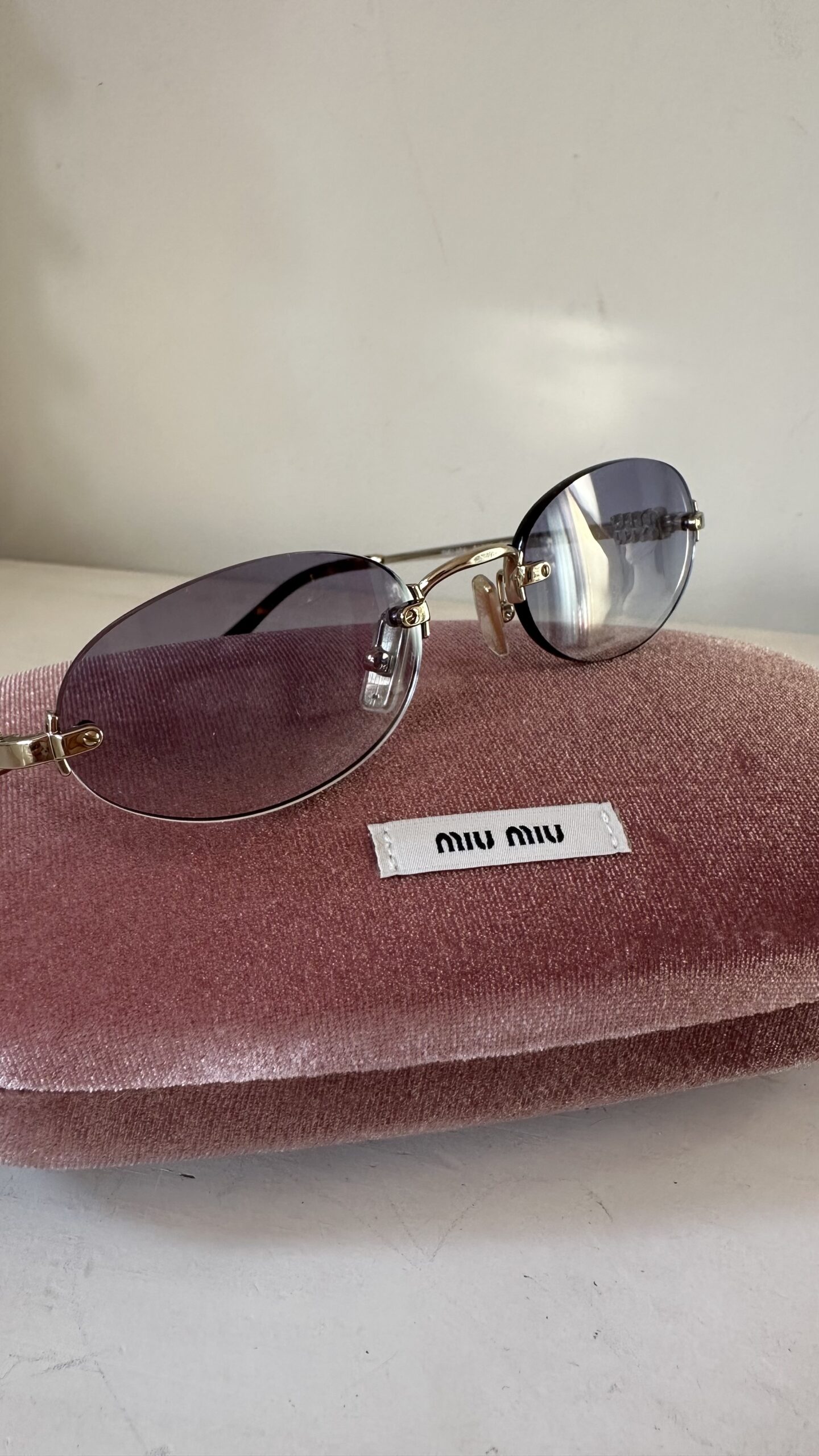 Miu Miu kultowe okulary przeciwsłoneczne - obrazek 5