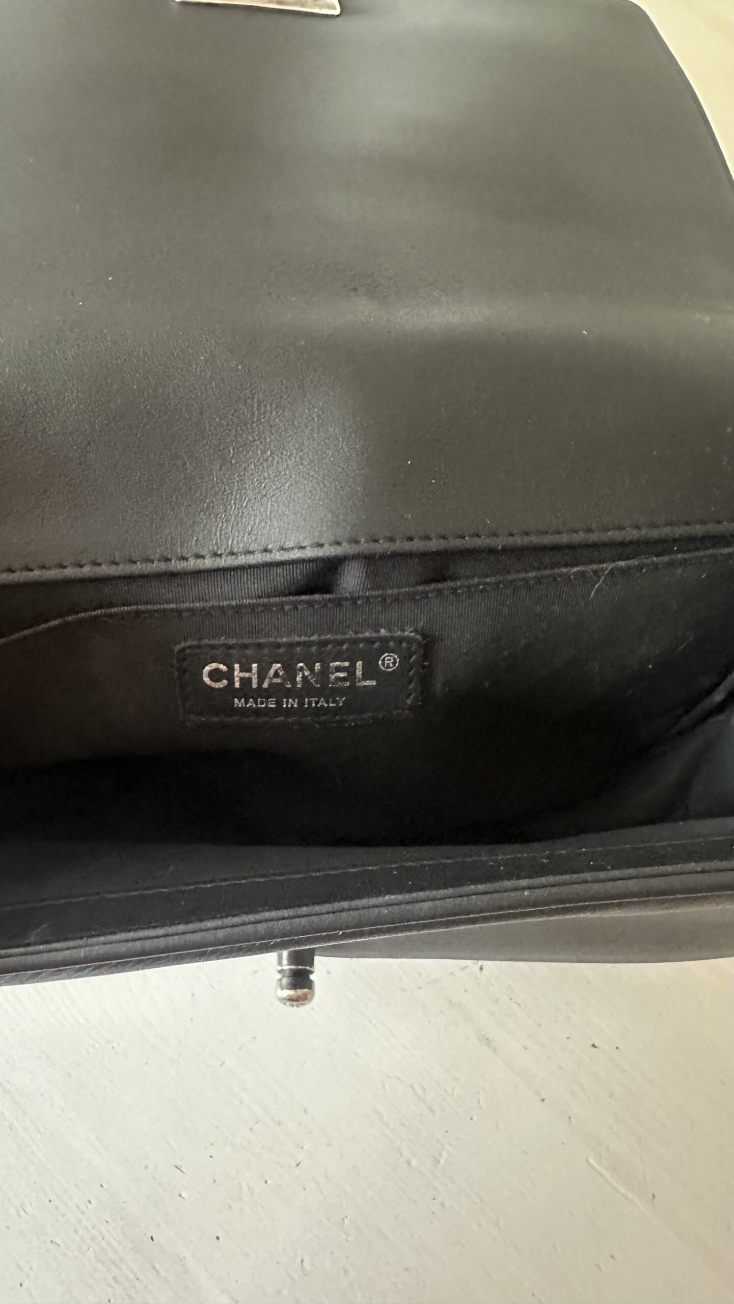 Chanel Boy klasyczna torebka - obrazek 5