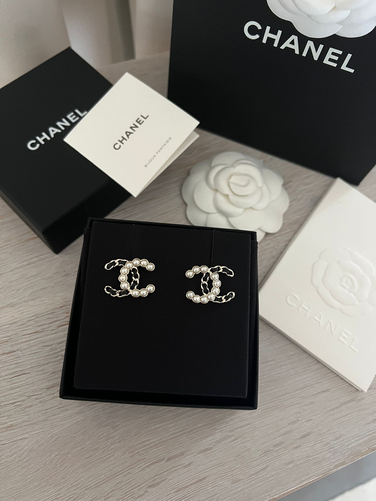 Chanel piękne kolczyki z perełkami