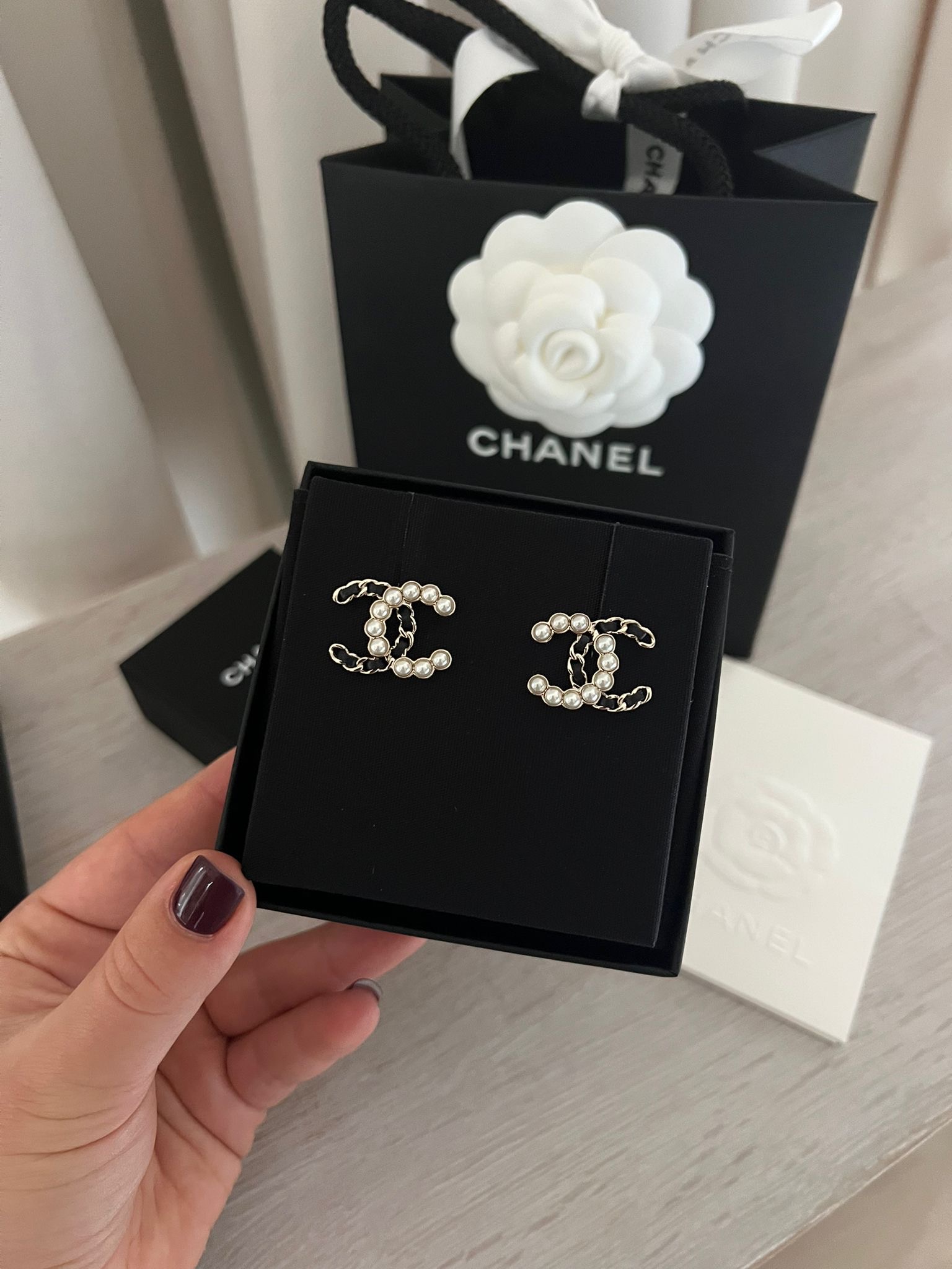 Chanel piękne kolczyki z perełkami - obrazek 2