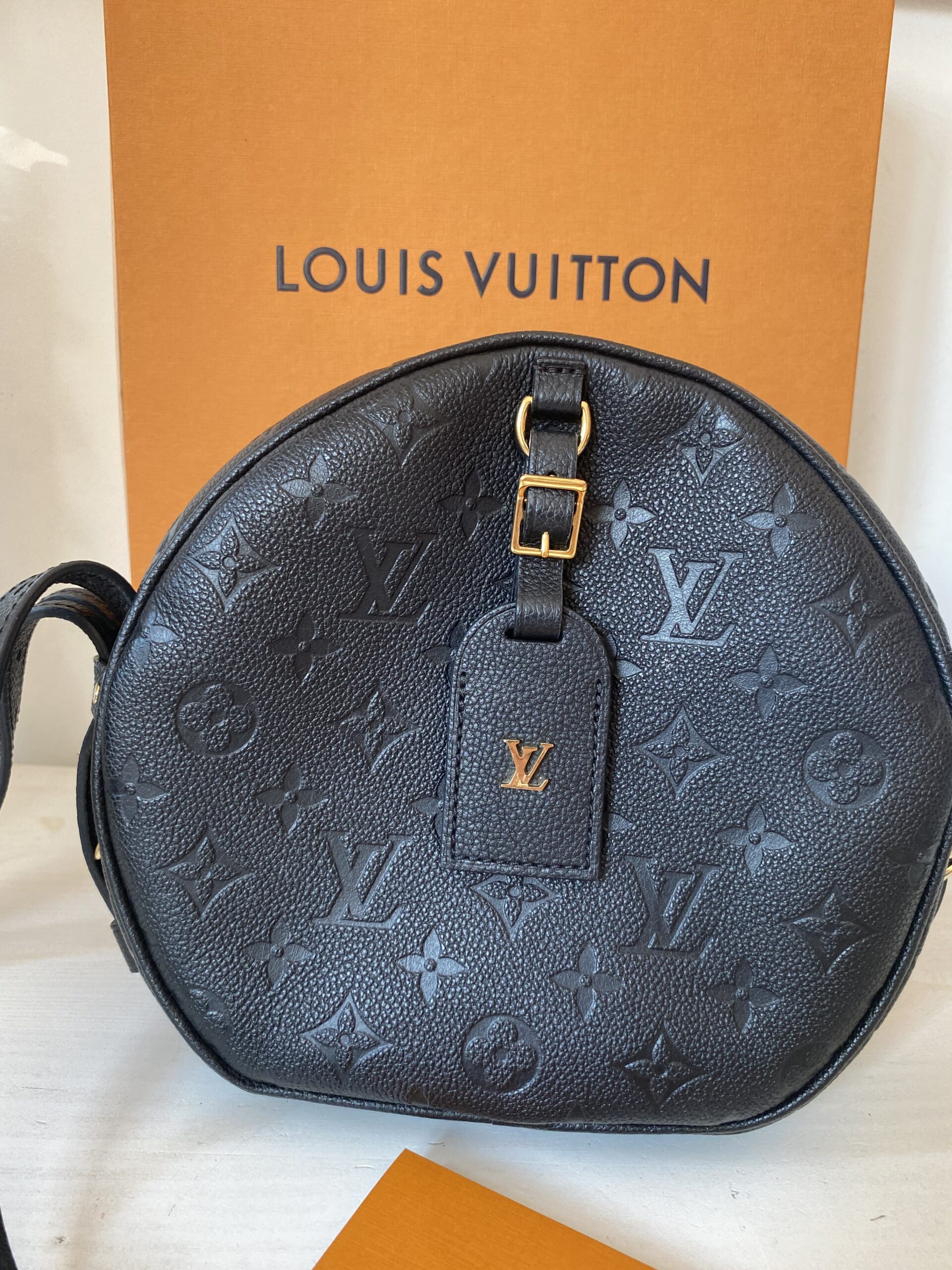 Louis Vuitton Empreinte Boite Chapeau Souple czarno torebka - obrazek 3