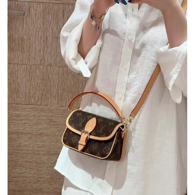 Louis Vuitton Nano Diane monogram - obrazek 7