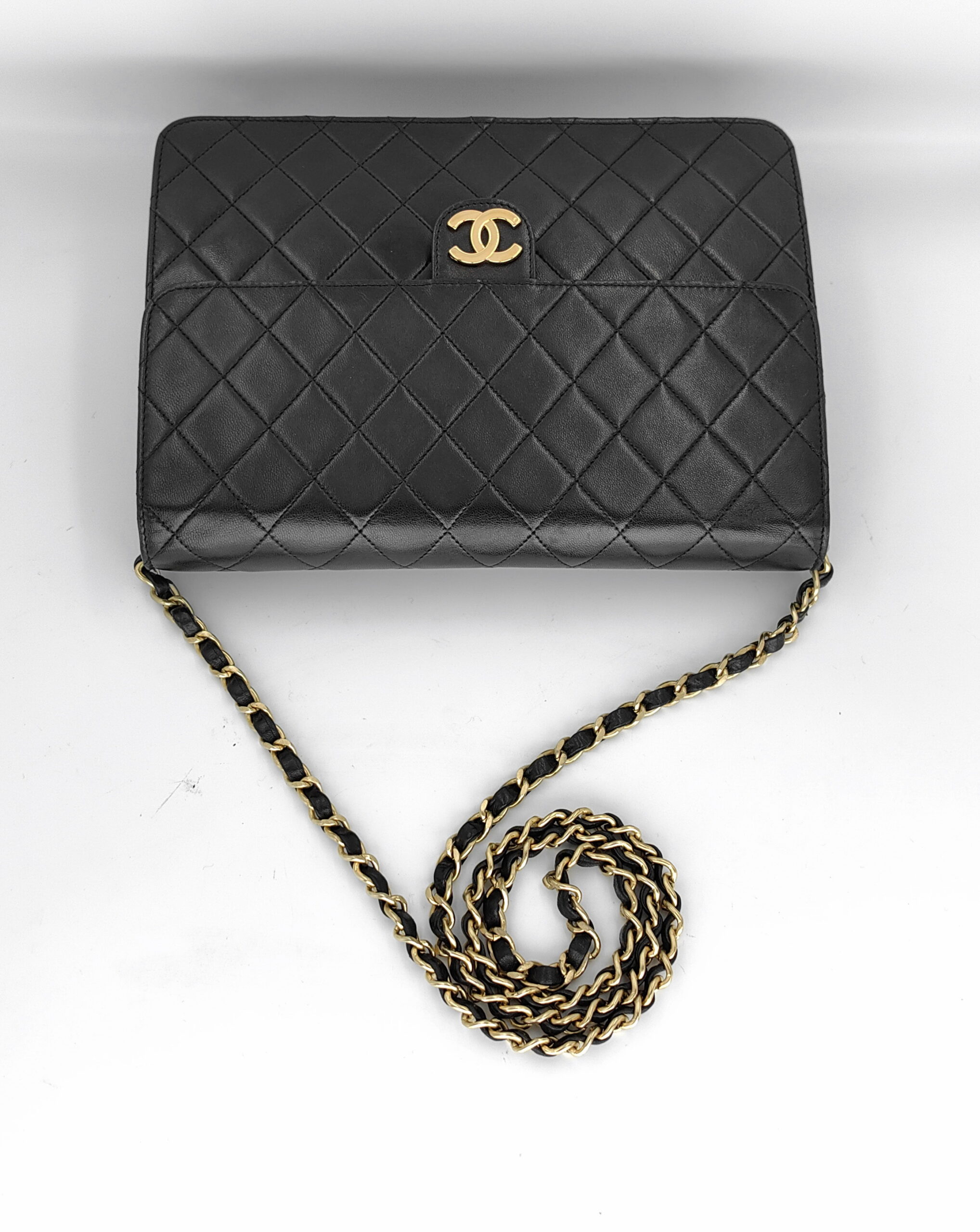 Chanel flap bag on chain - obrazek 9