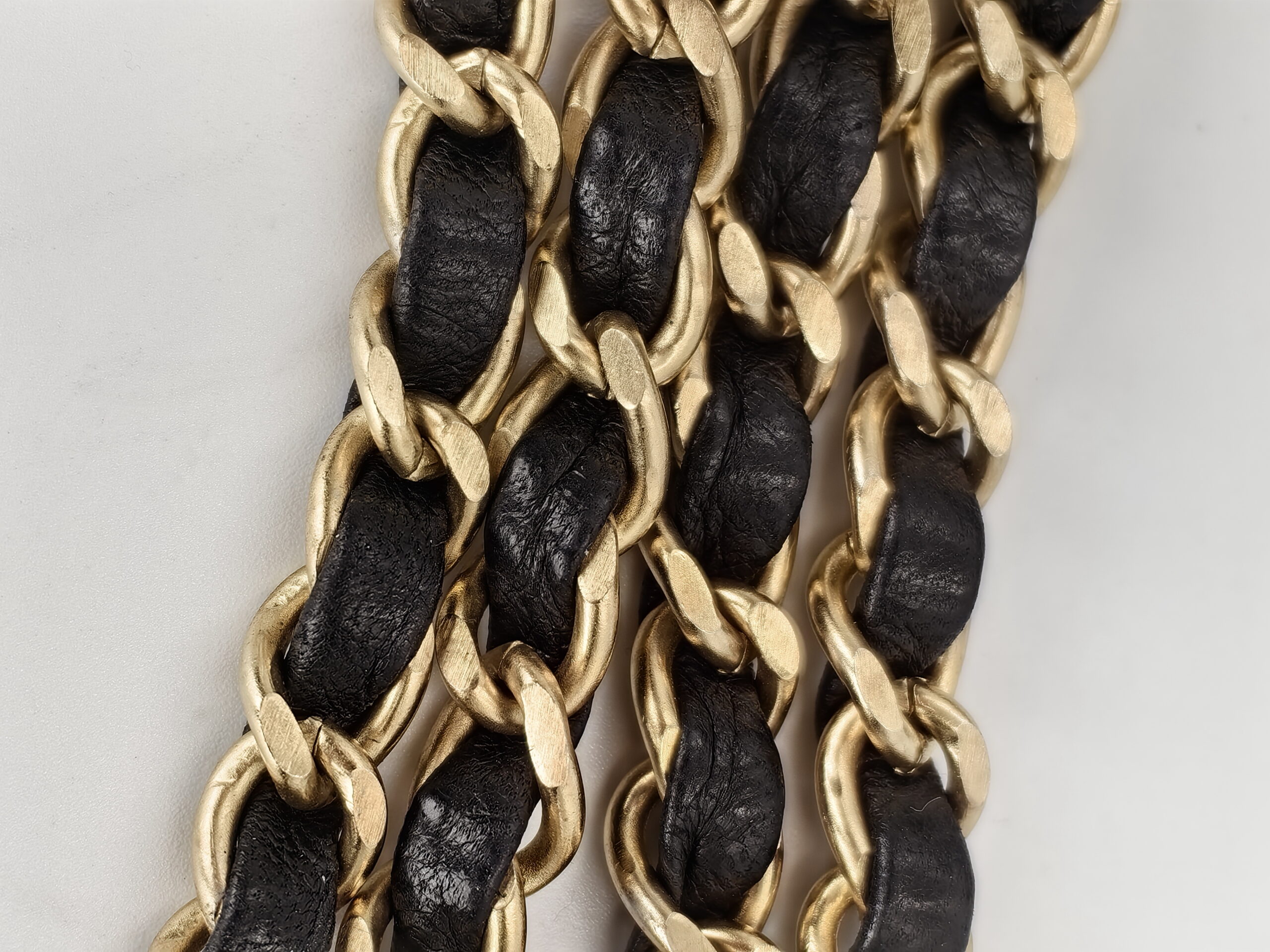 Chanel flap bag on chain - obrazek 20