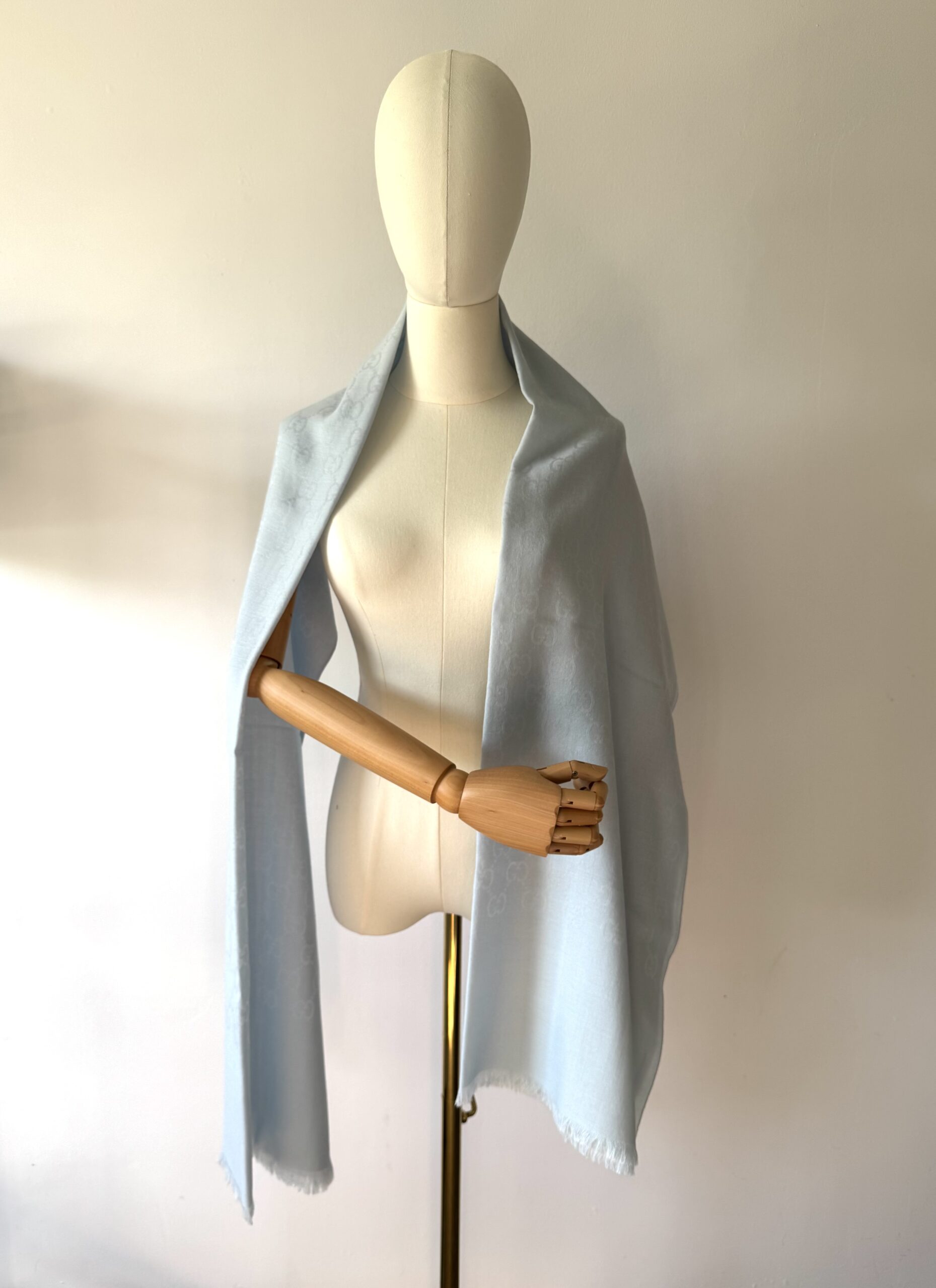 GUCCI GG Monogram Wool and Silk Scarf with fringes - unisex szal - obrazek 11