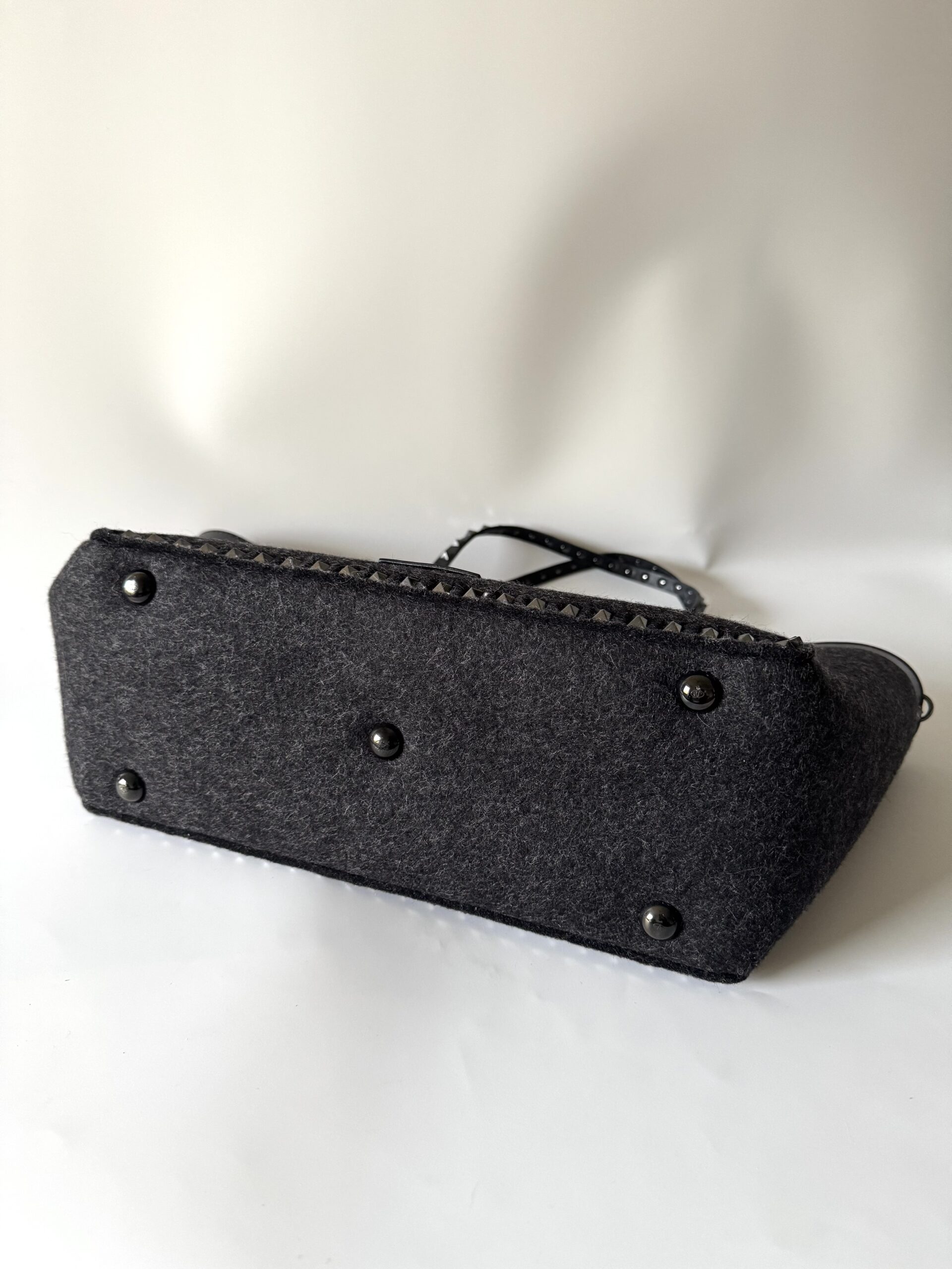 VALENTINO GARAVANI Rockstud Medium Wool Tote Bag - torebka - obrazek 6