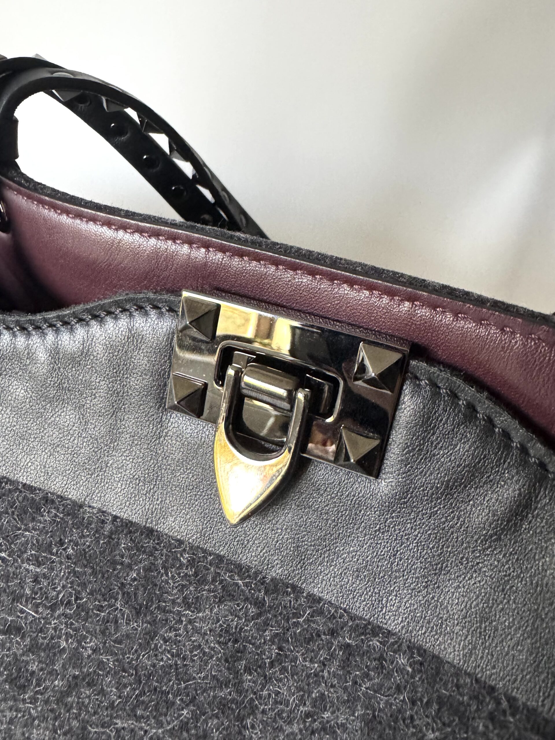 VALENTINO GARAVANI Rockstud Medium Wool Tote Bag - torebka - obrazek 8