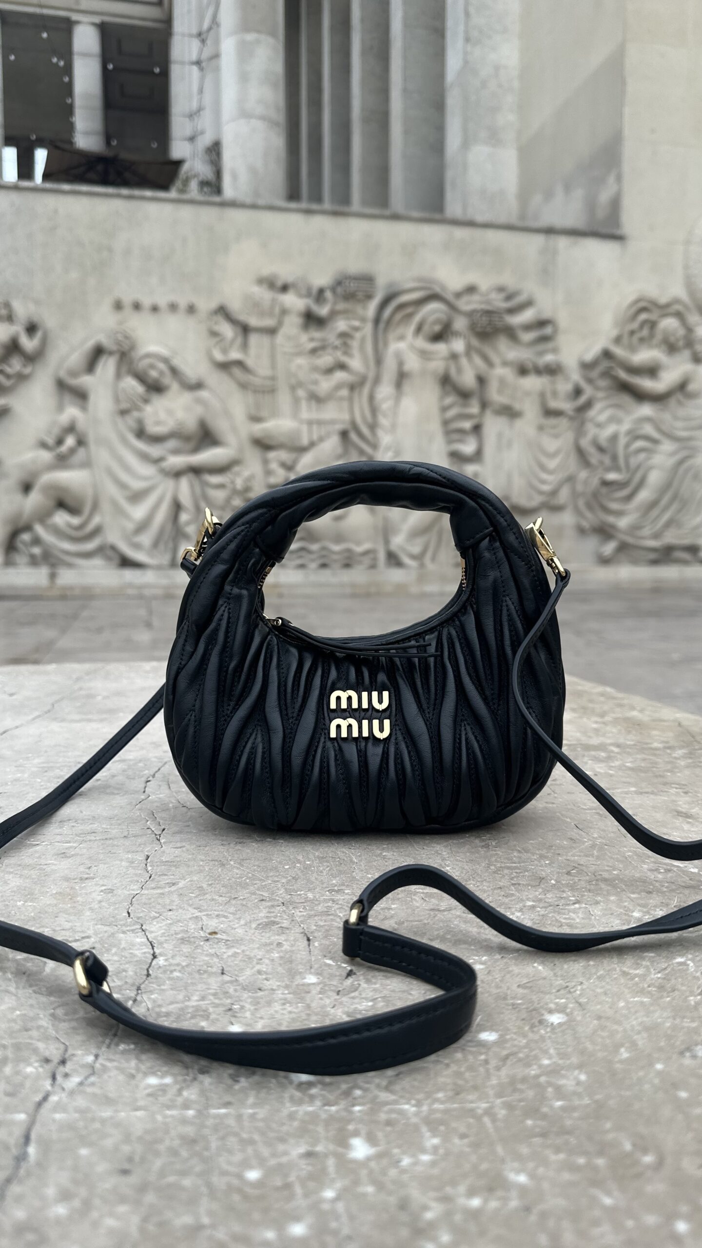 Miu Miu Wander mini czarna torebka klasyka