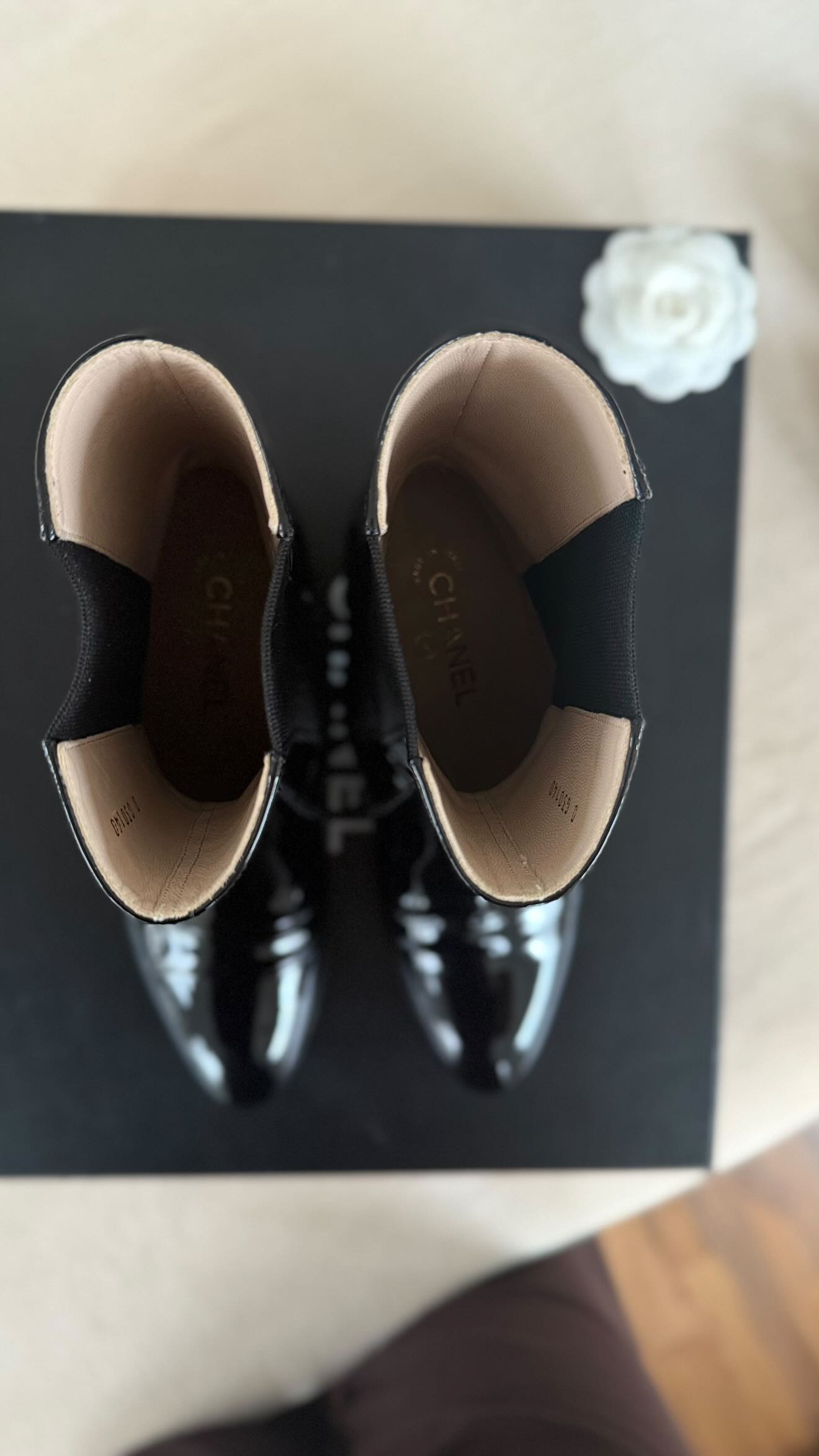 Chanel botki lakierowane 39,5 - obrazek 4