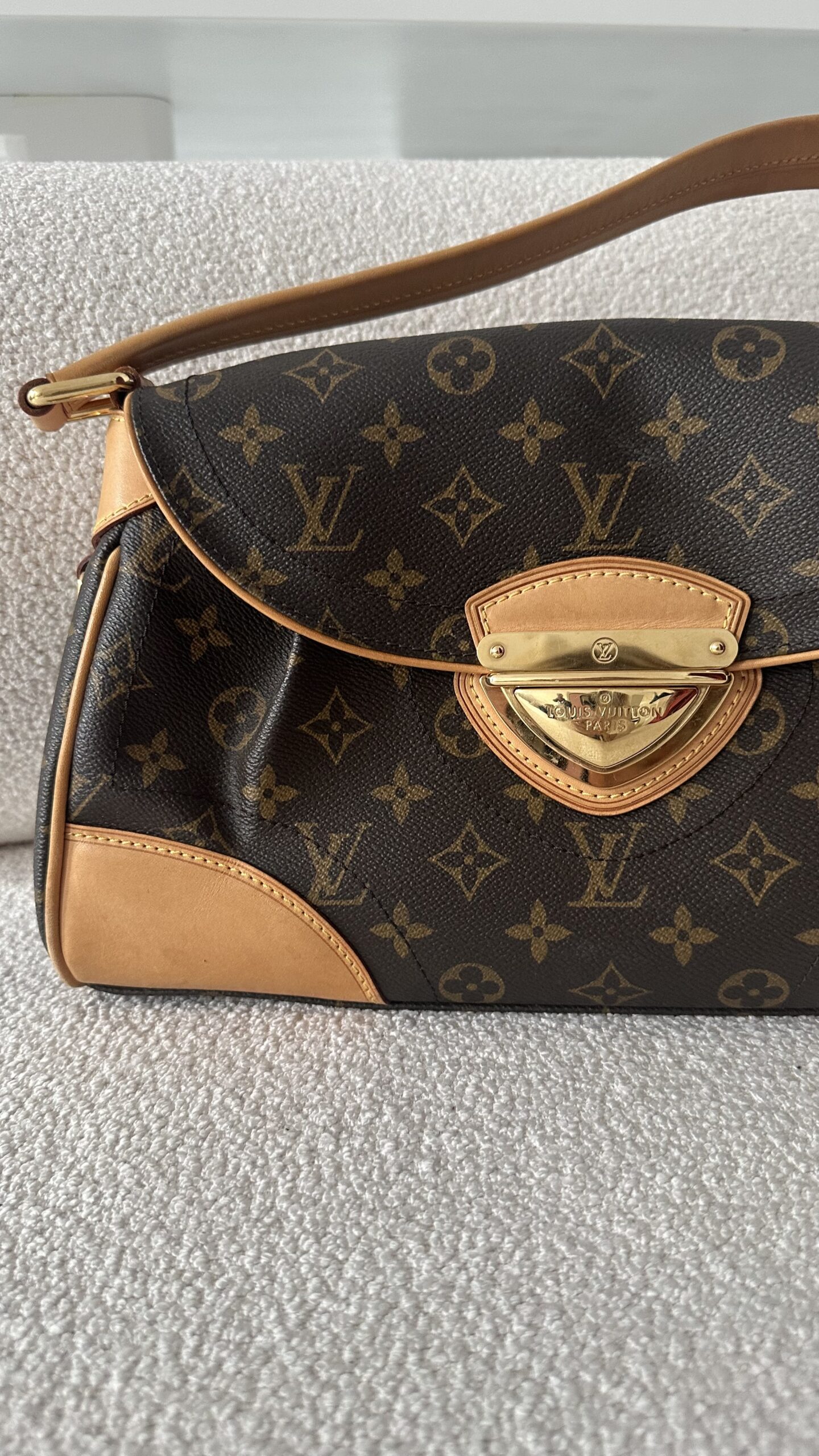 Louis Vuitton Beverly MM torebka - obrazek 4