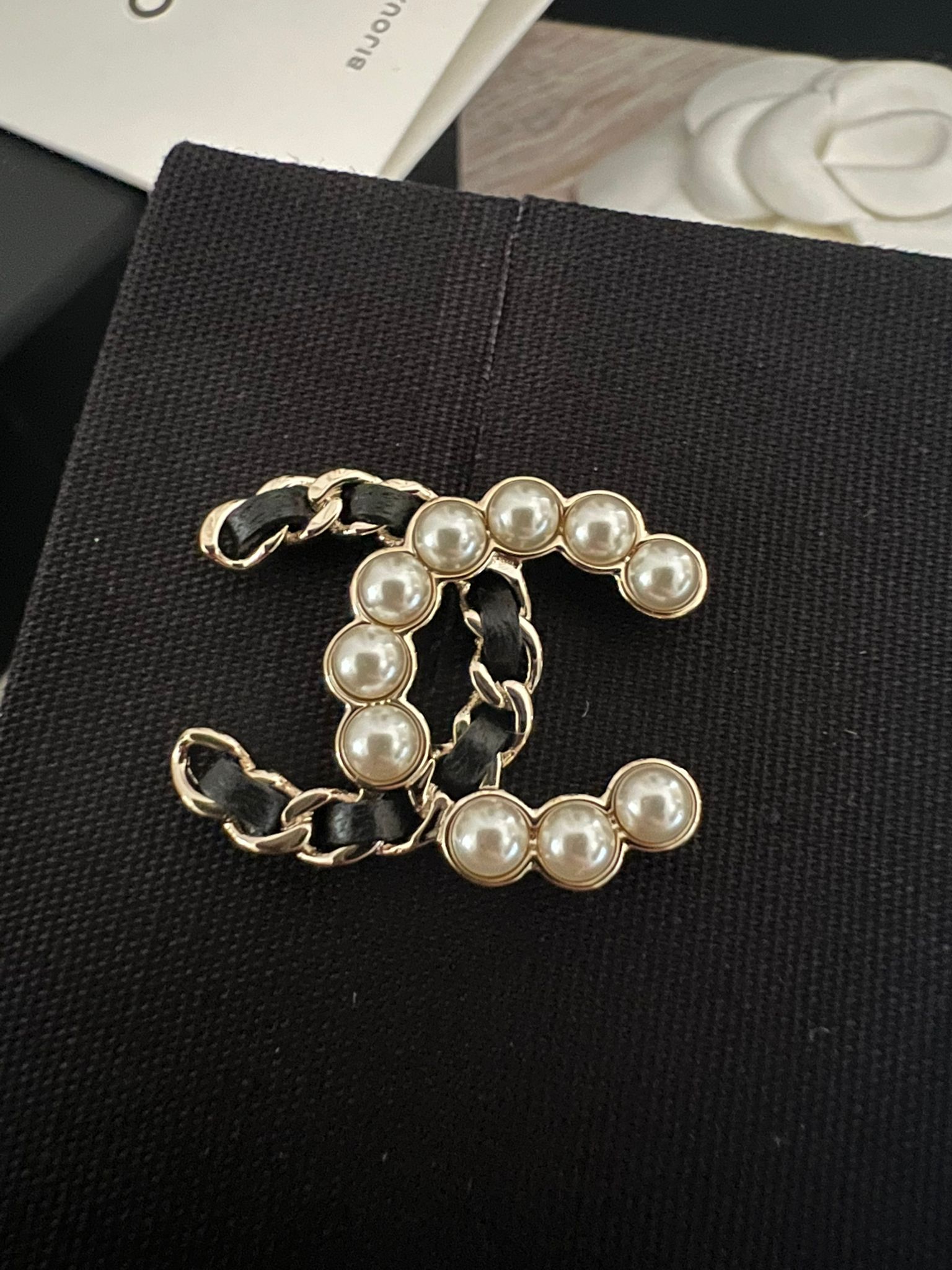 Chanel piękne kolczyki z perełkami - obrazek 4