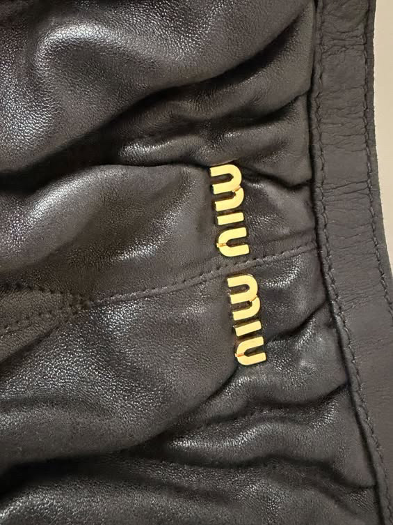 Miu Miu czarna vintage torebka - obrazek 2