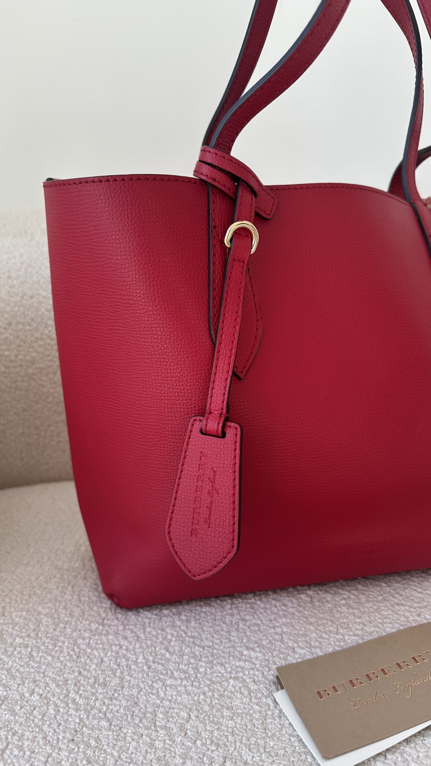 Burberry dwustronna shopperka czerwona i beżowa - obrazek 7