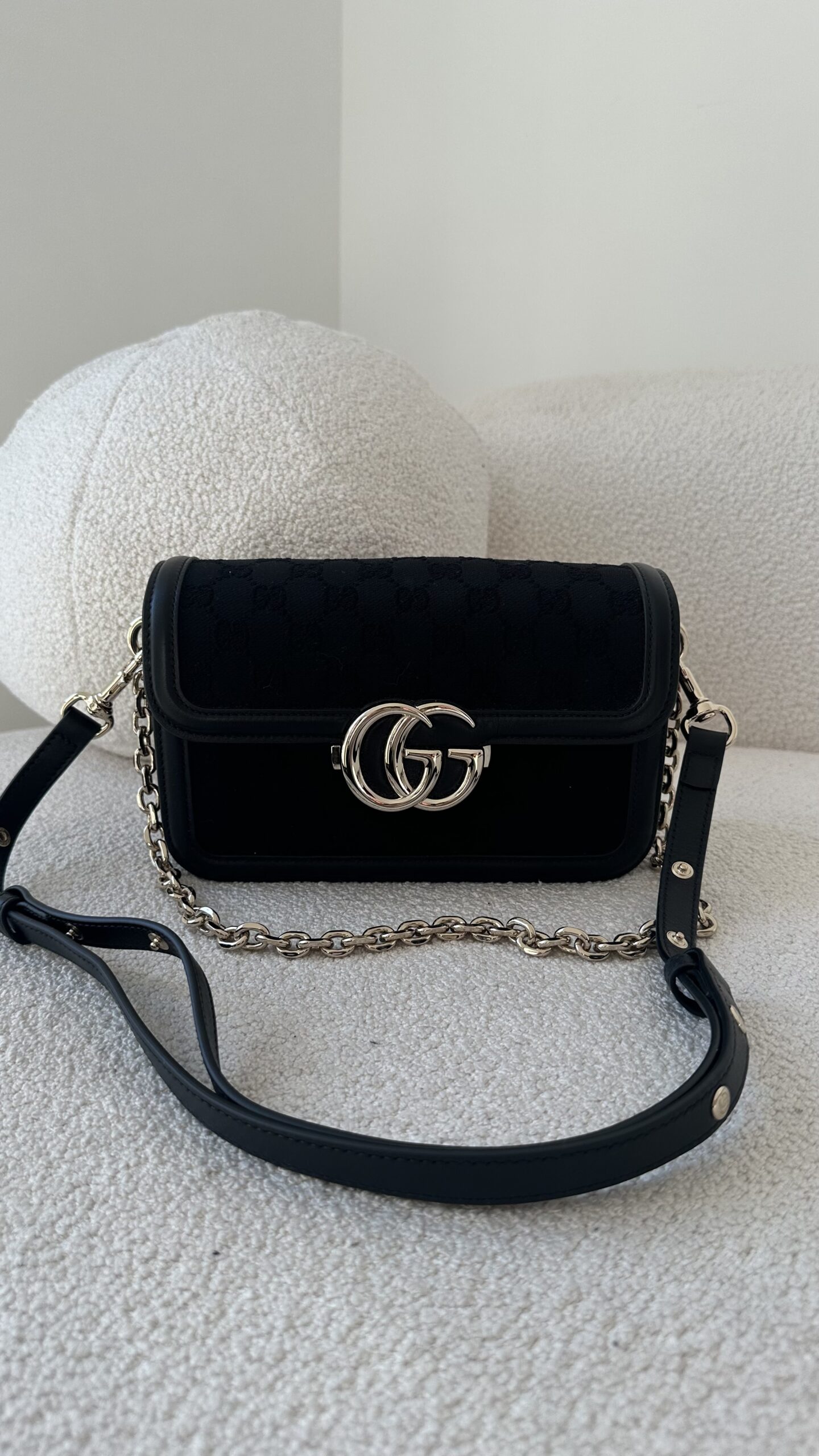 Gucci Go czarna klasyka monogram GG - obrazek 2