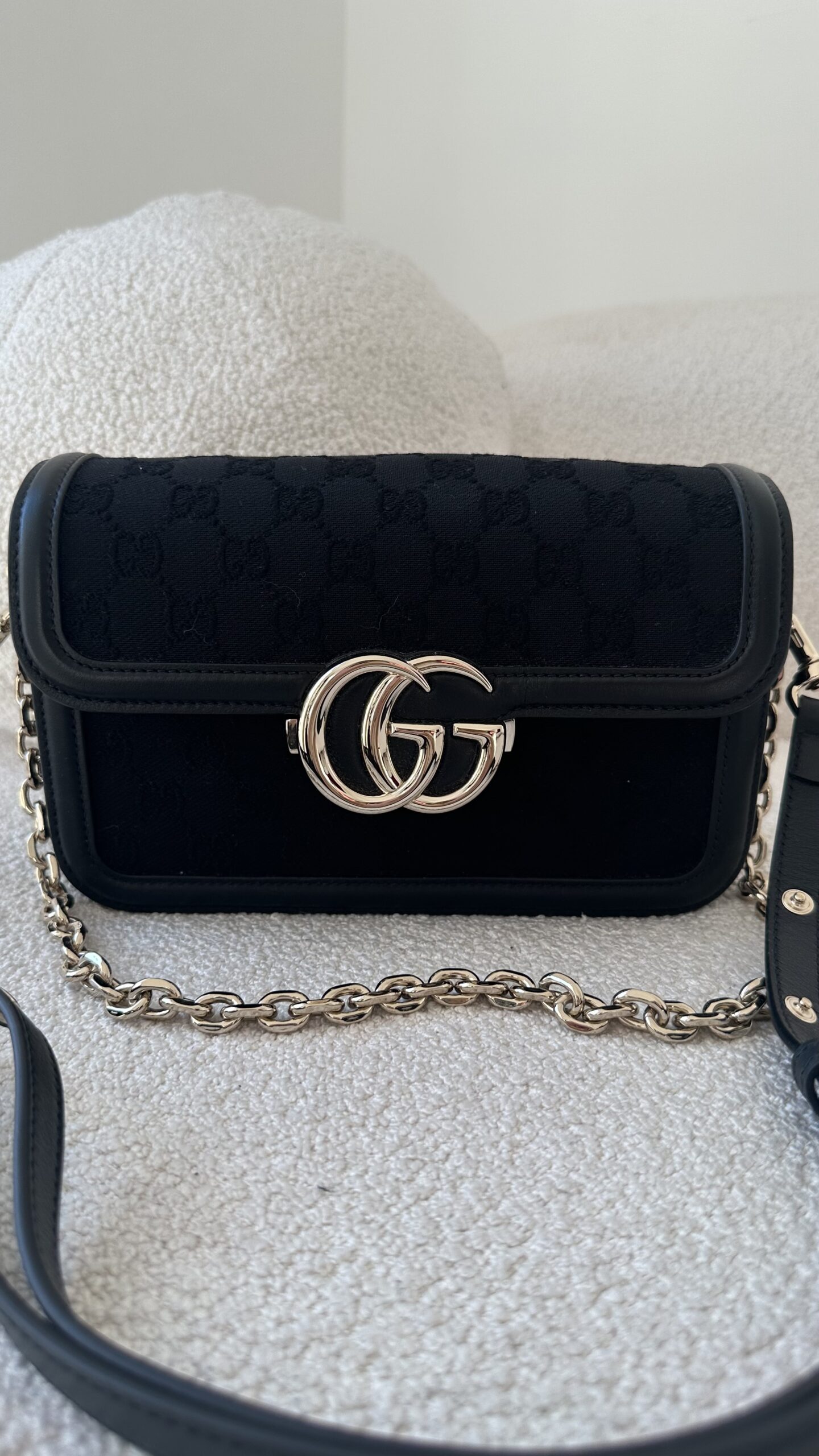Gucci Go czarna klasyka monogram GG - obrazek 3