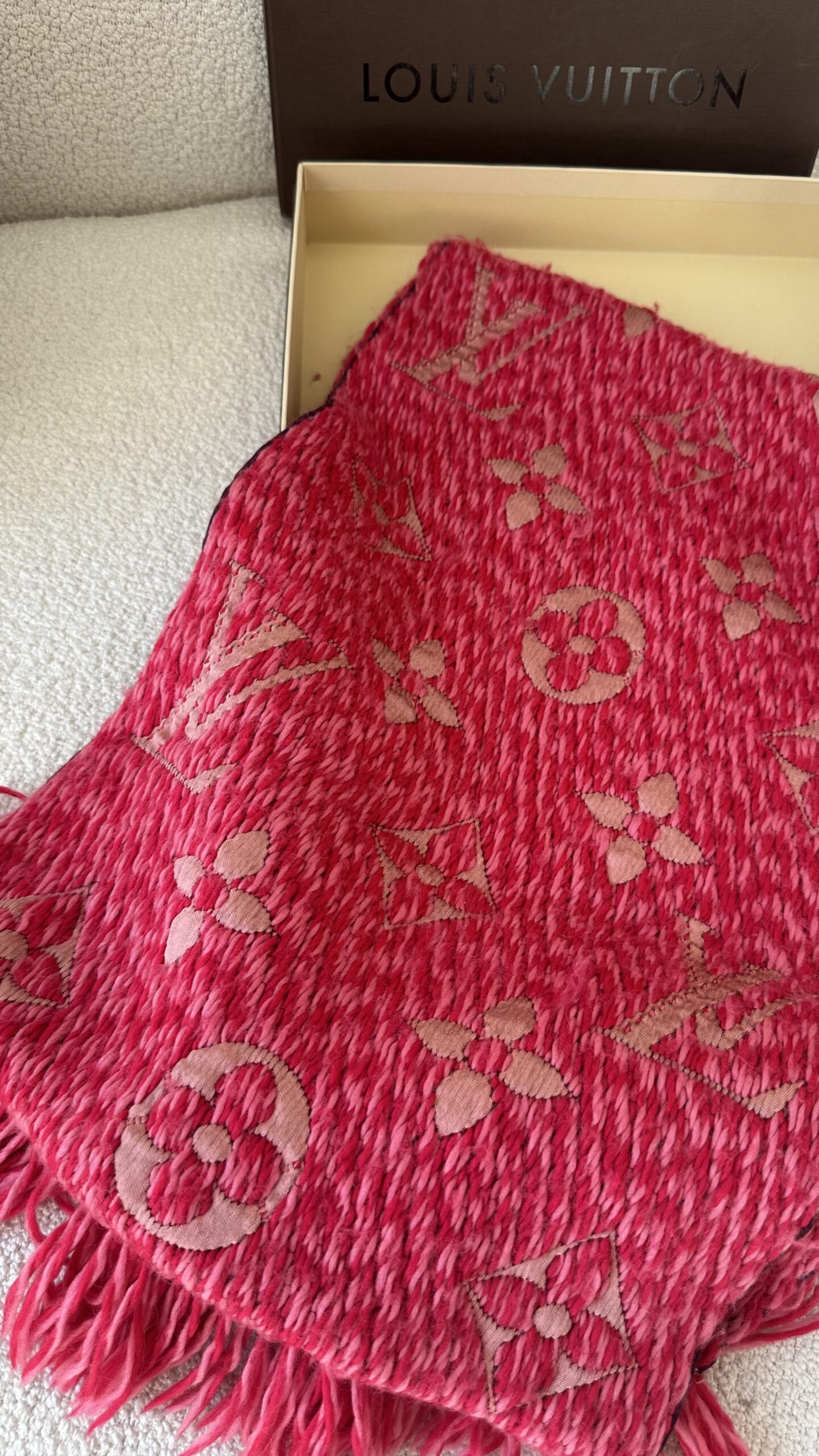 Louis Vuitton wełniany malinowy szal - obrazek 2