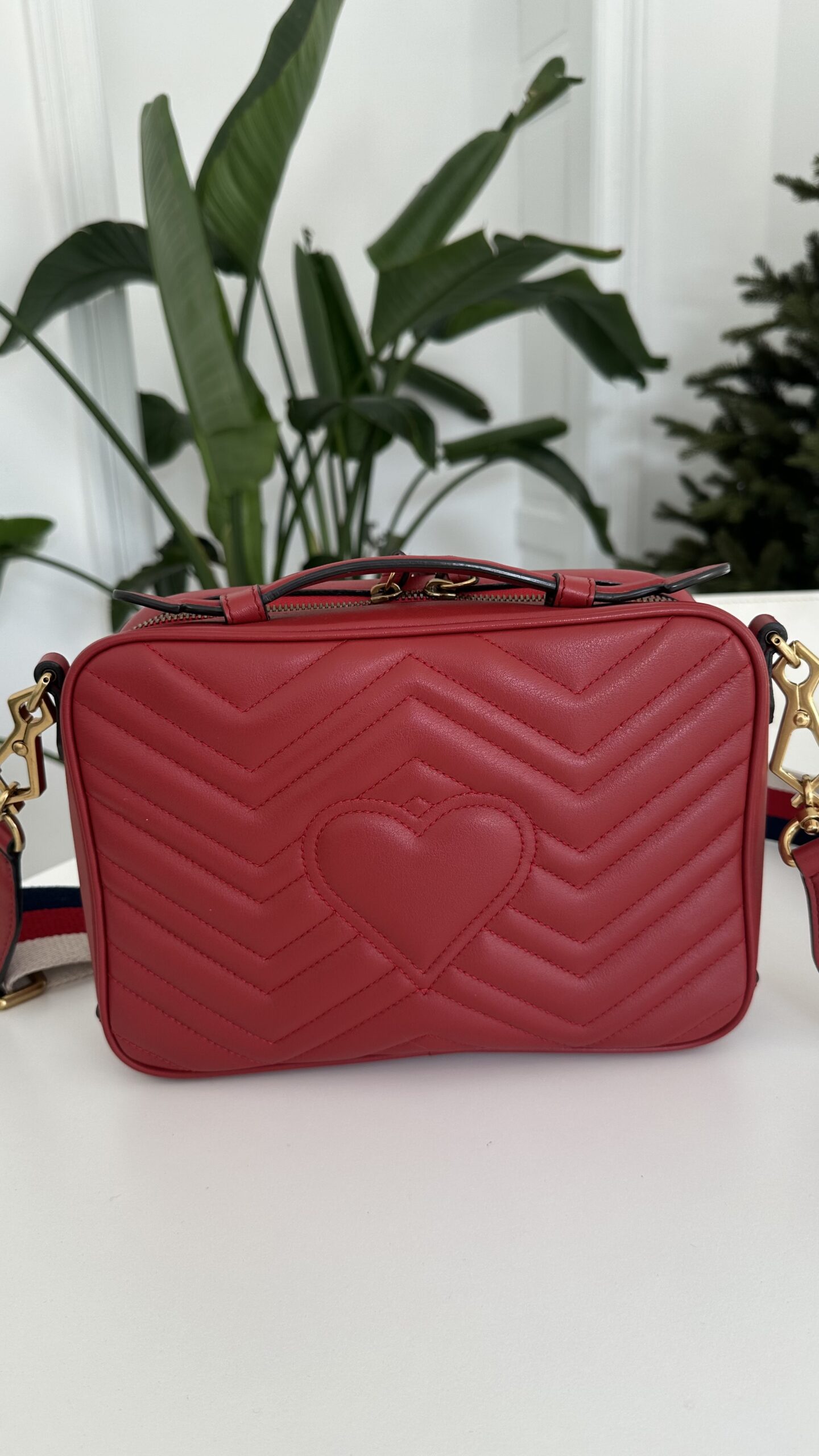 Gucci marmont czerwona torebka na pasku parcianym - obrazek 4