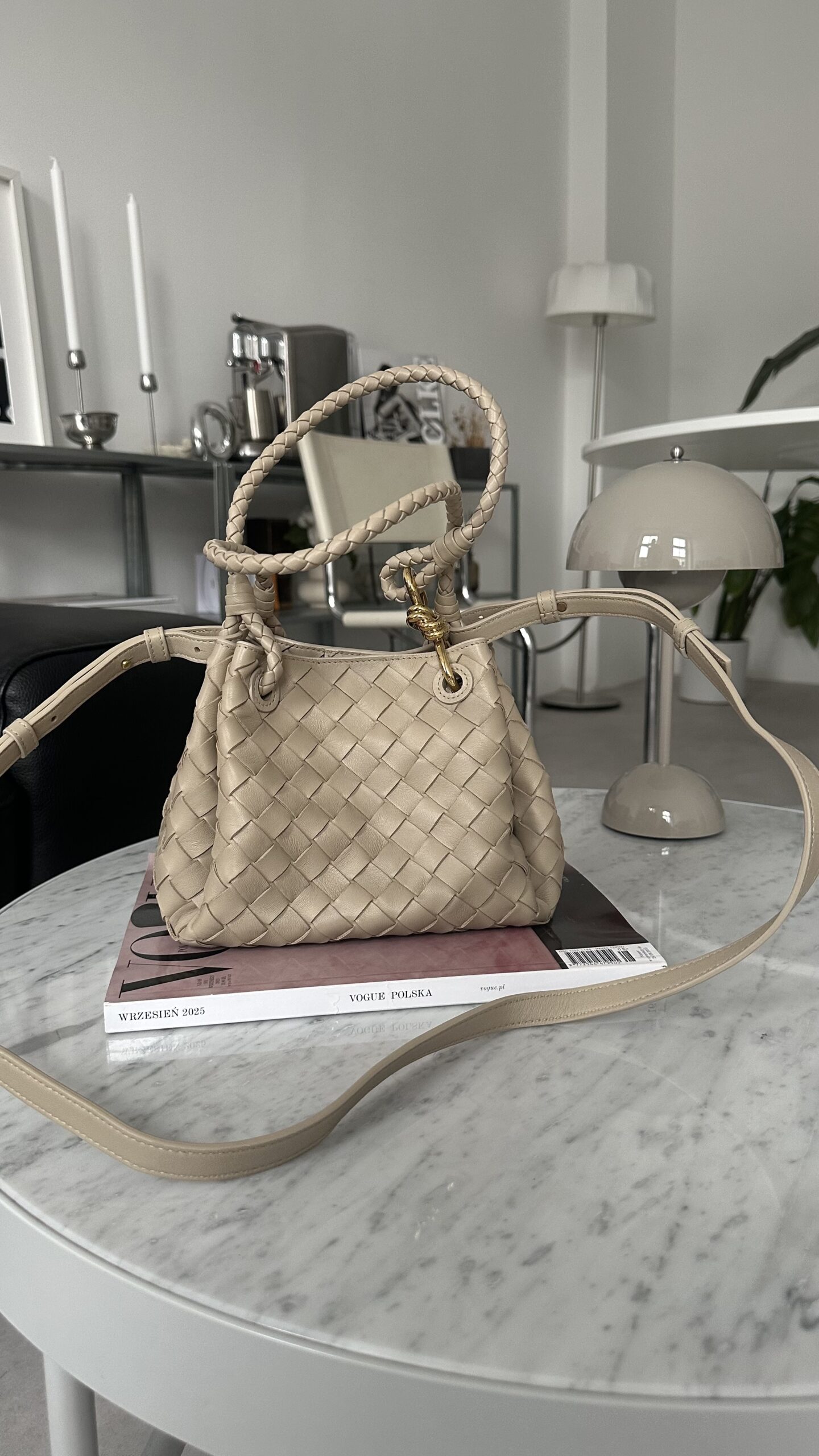 Bottega Veneta Parachute small beżowa torebka - obrazek 2