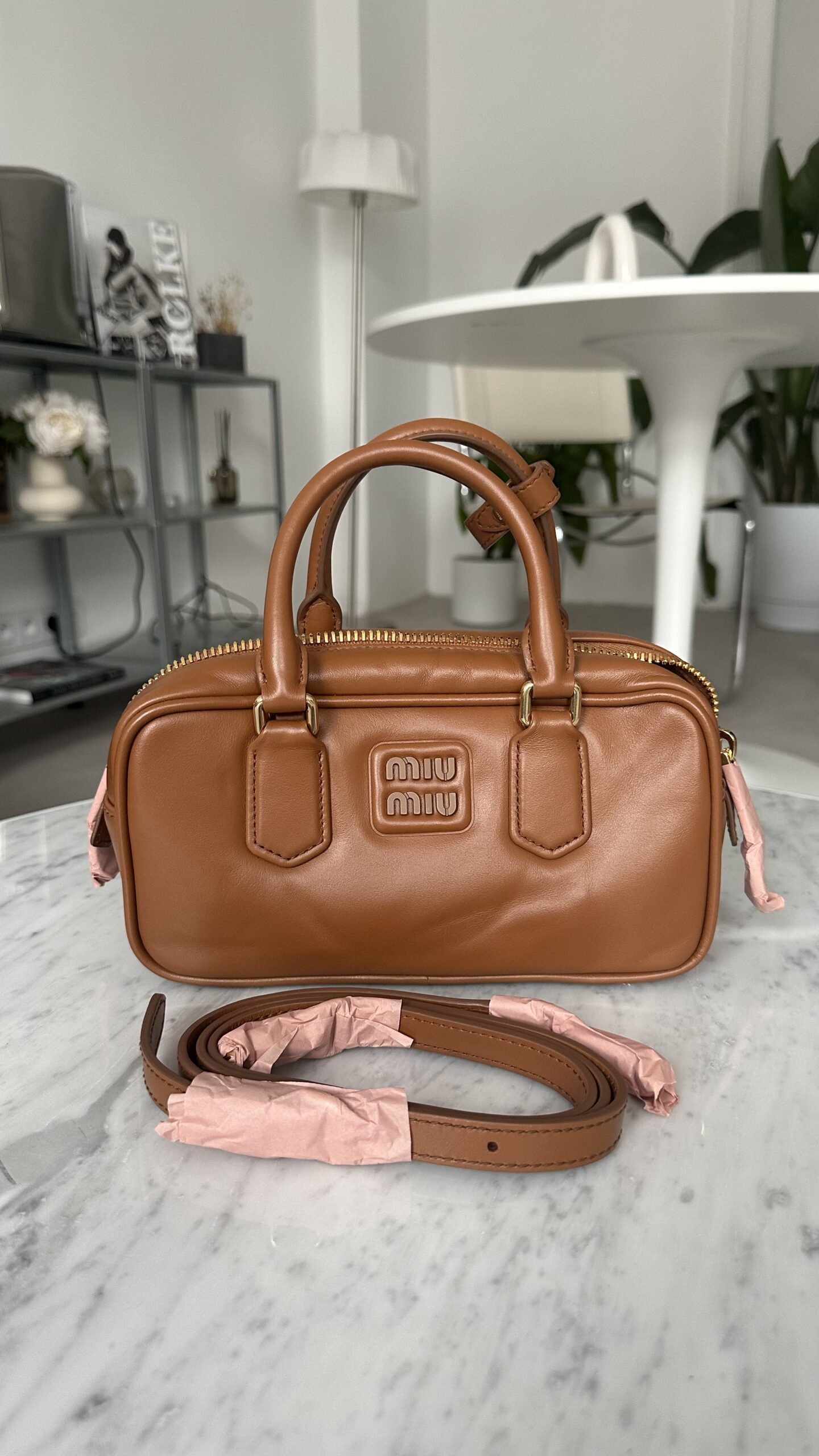 Miu Miu Arcadie camel kuferek