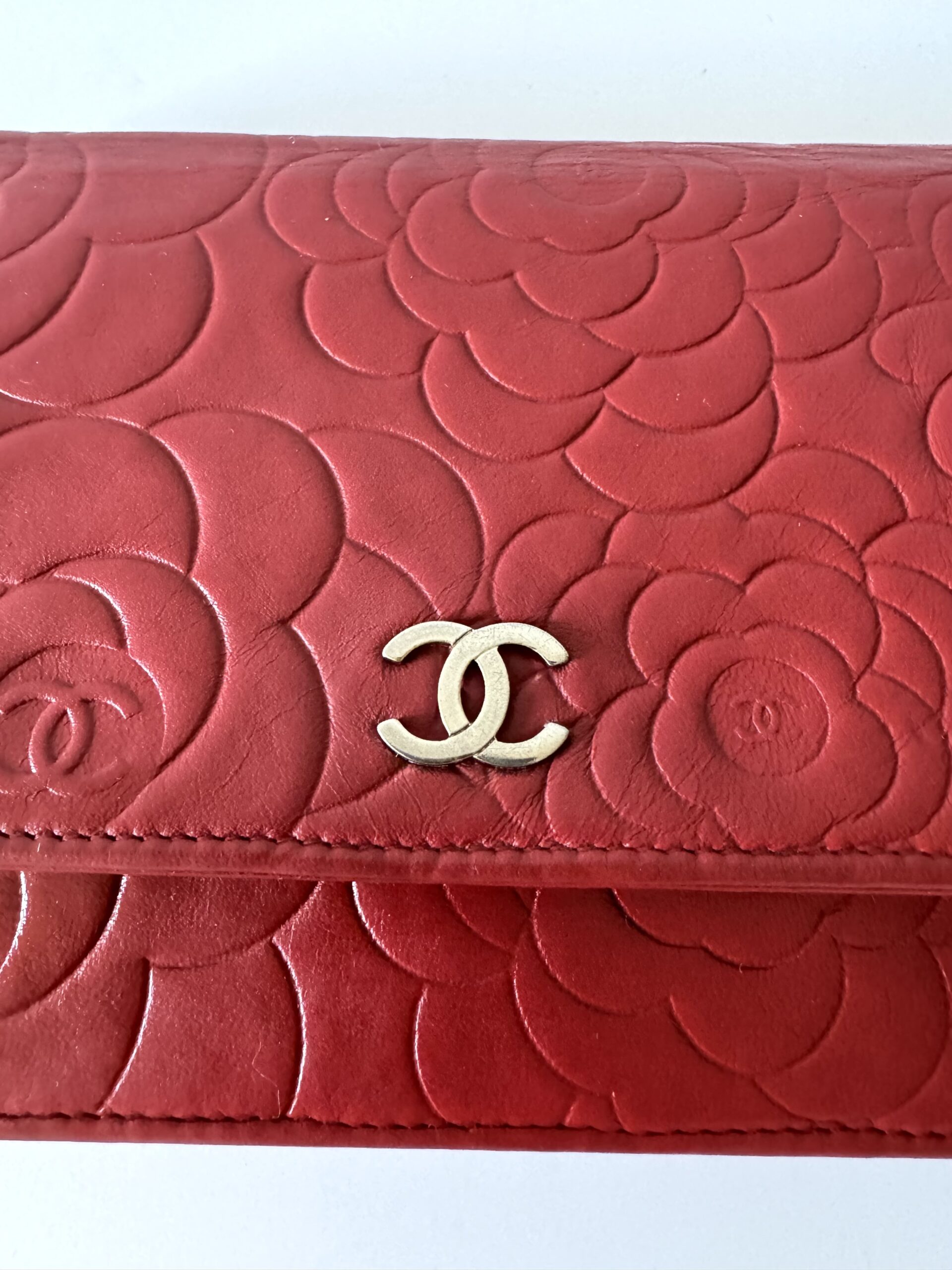 CHANEL Camellia Wallet On Chain - torebka - obrazek 8