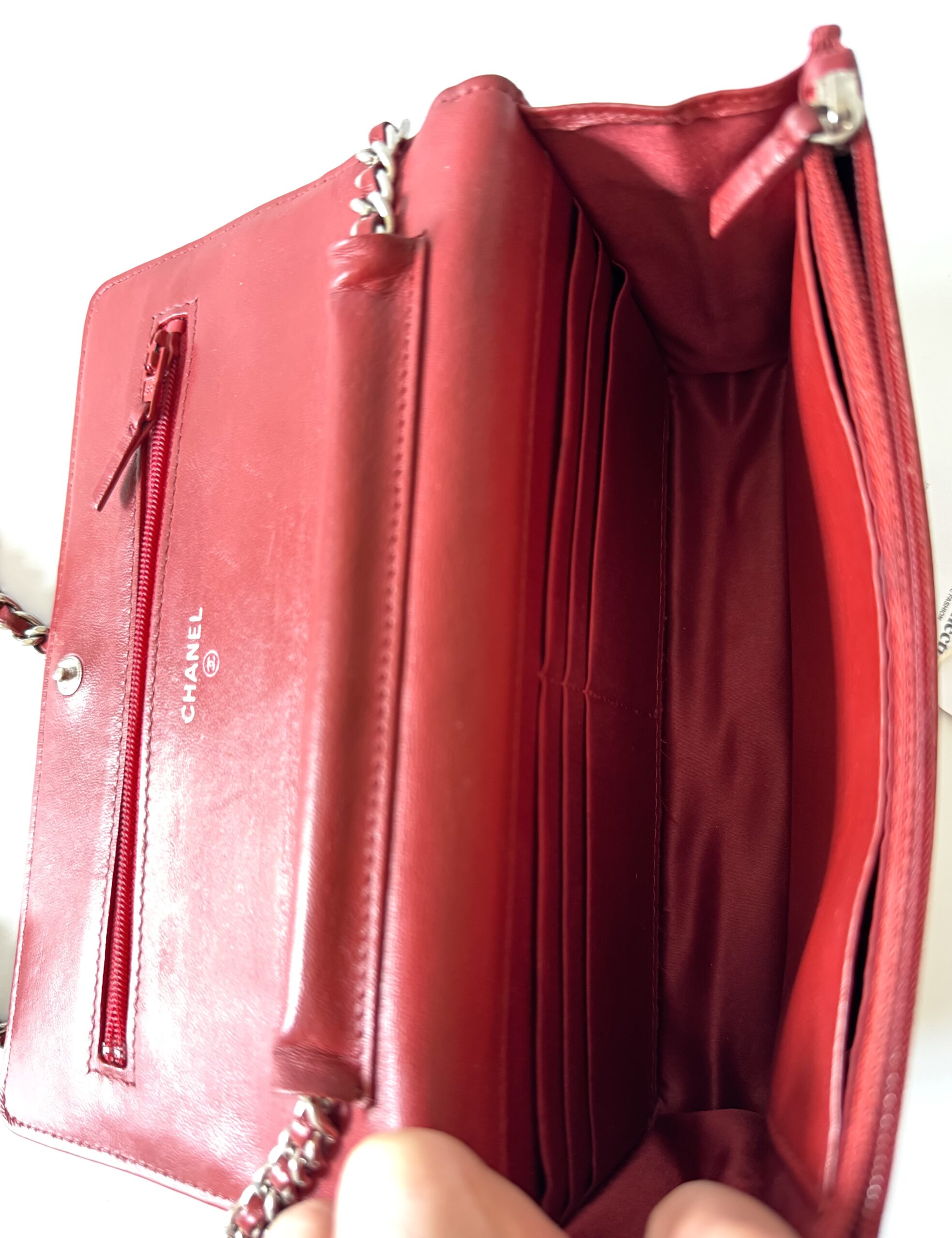 CHANEL Camellia Wallet On Chain - torebka - obrazek 11