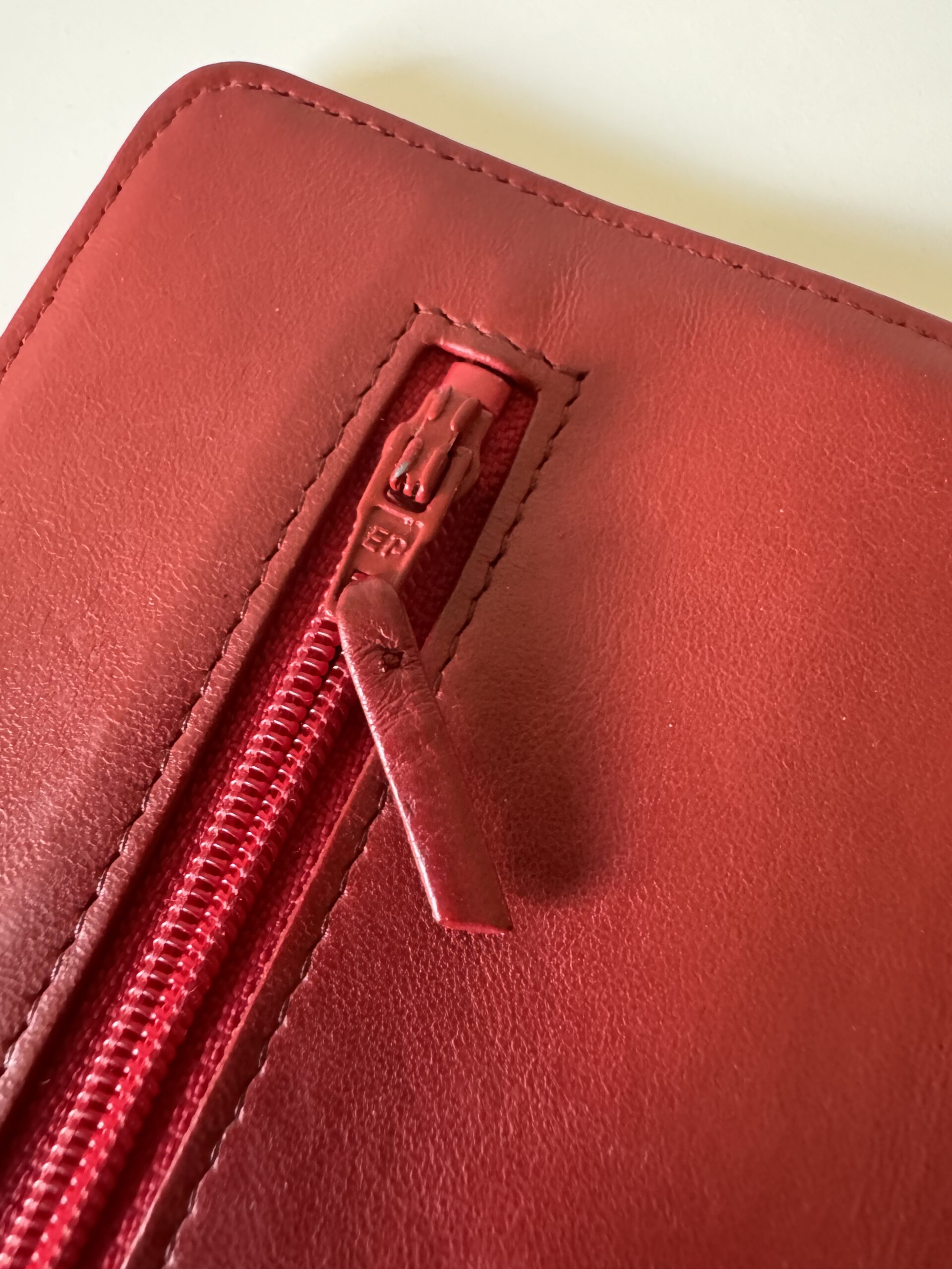 CHANEL Camellia Wallet On Chain - torebka - obrazek 14