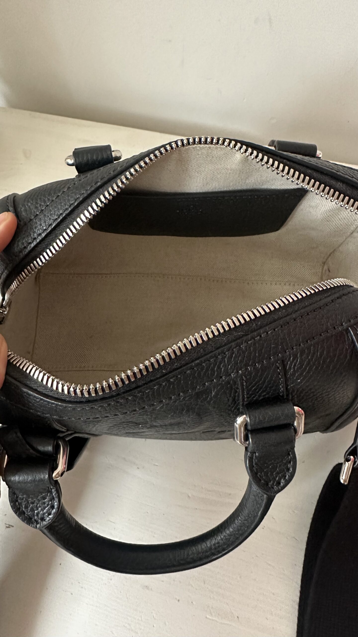 Gucci Jumbo GG czarny ze skóry kuferek - obrazek 6