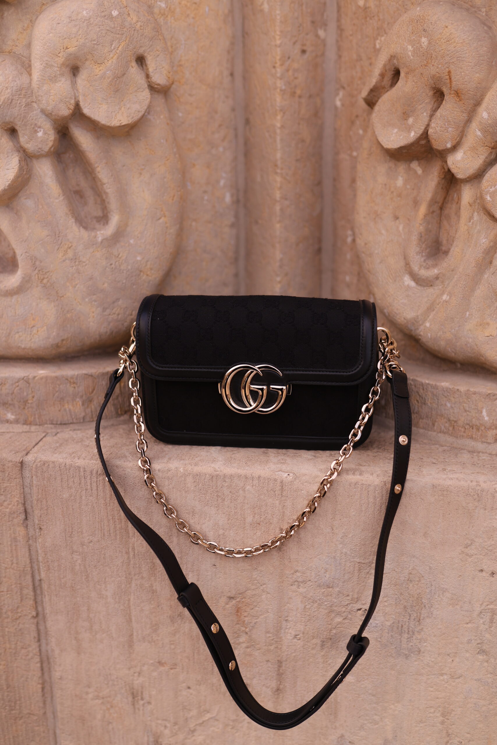 Gucci Go czarna klasyka monogram GG