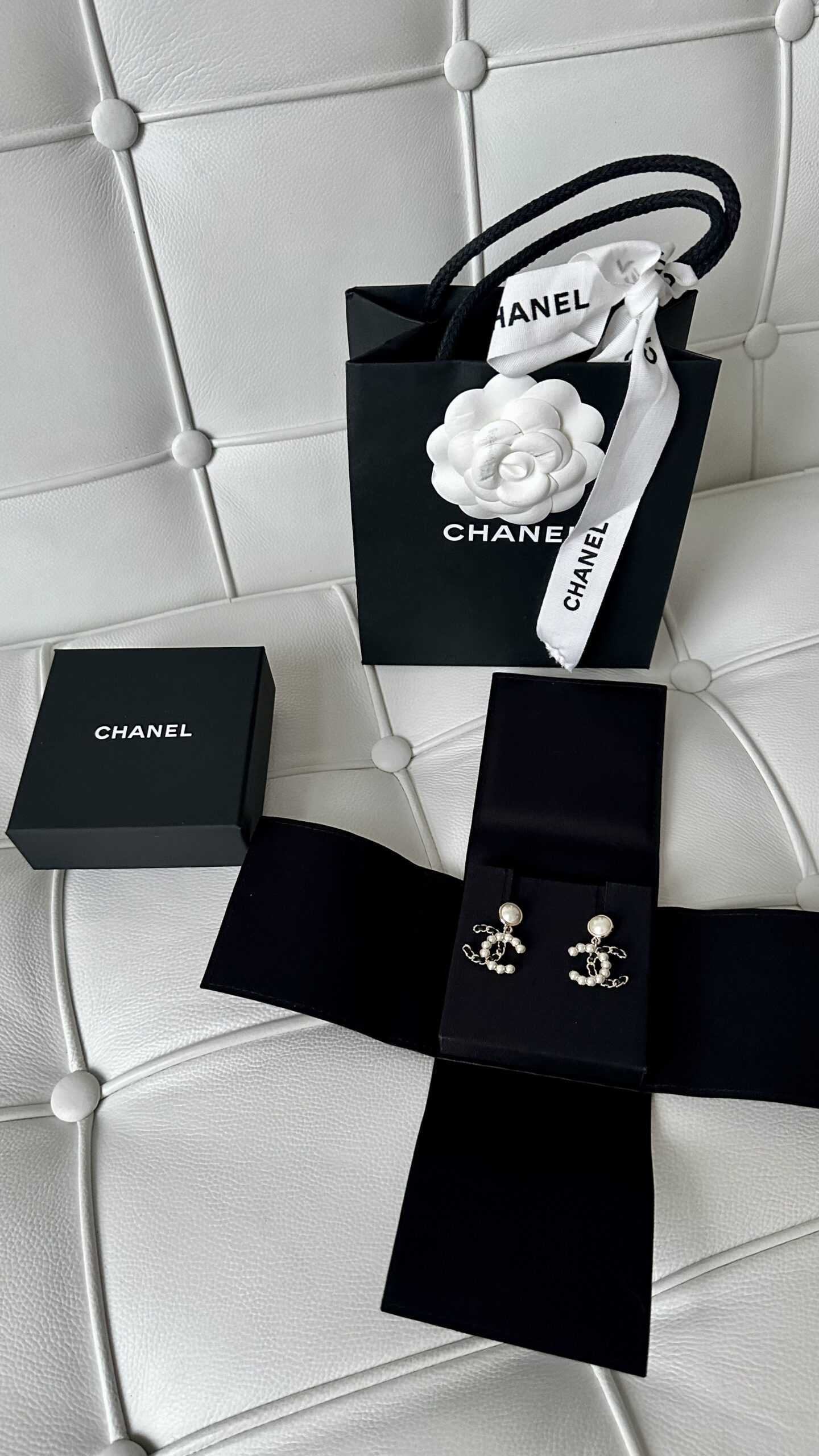 Chanel klasyczne kolczyki złoto szampańskie nowe