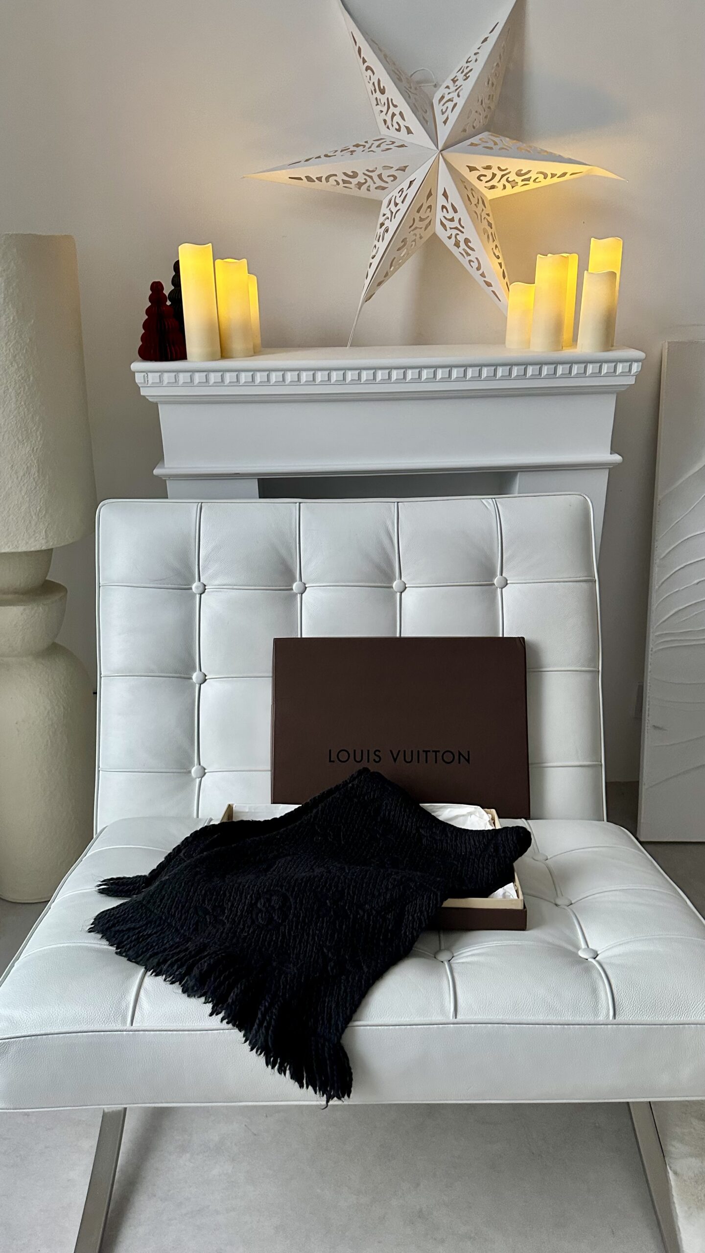 Louis Vuitton czarny wełniany szal