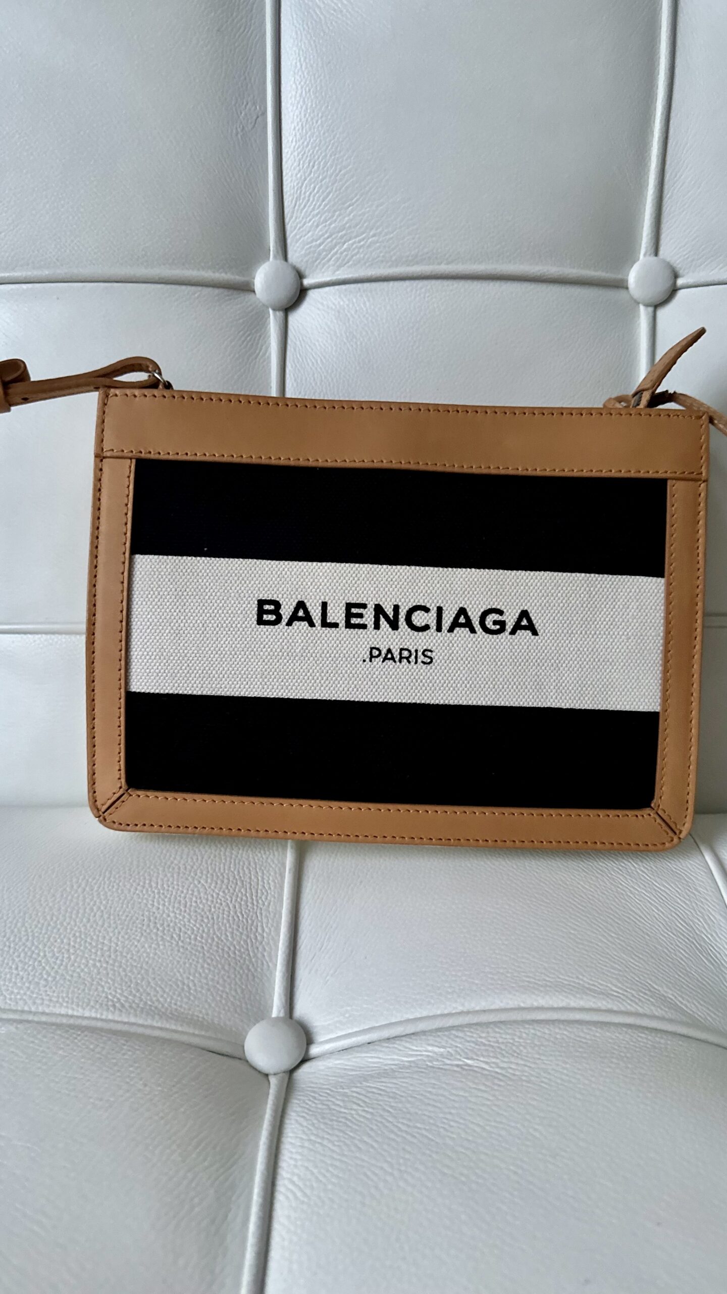 Balenciaga mała kopertowa torebka - obrazek 2