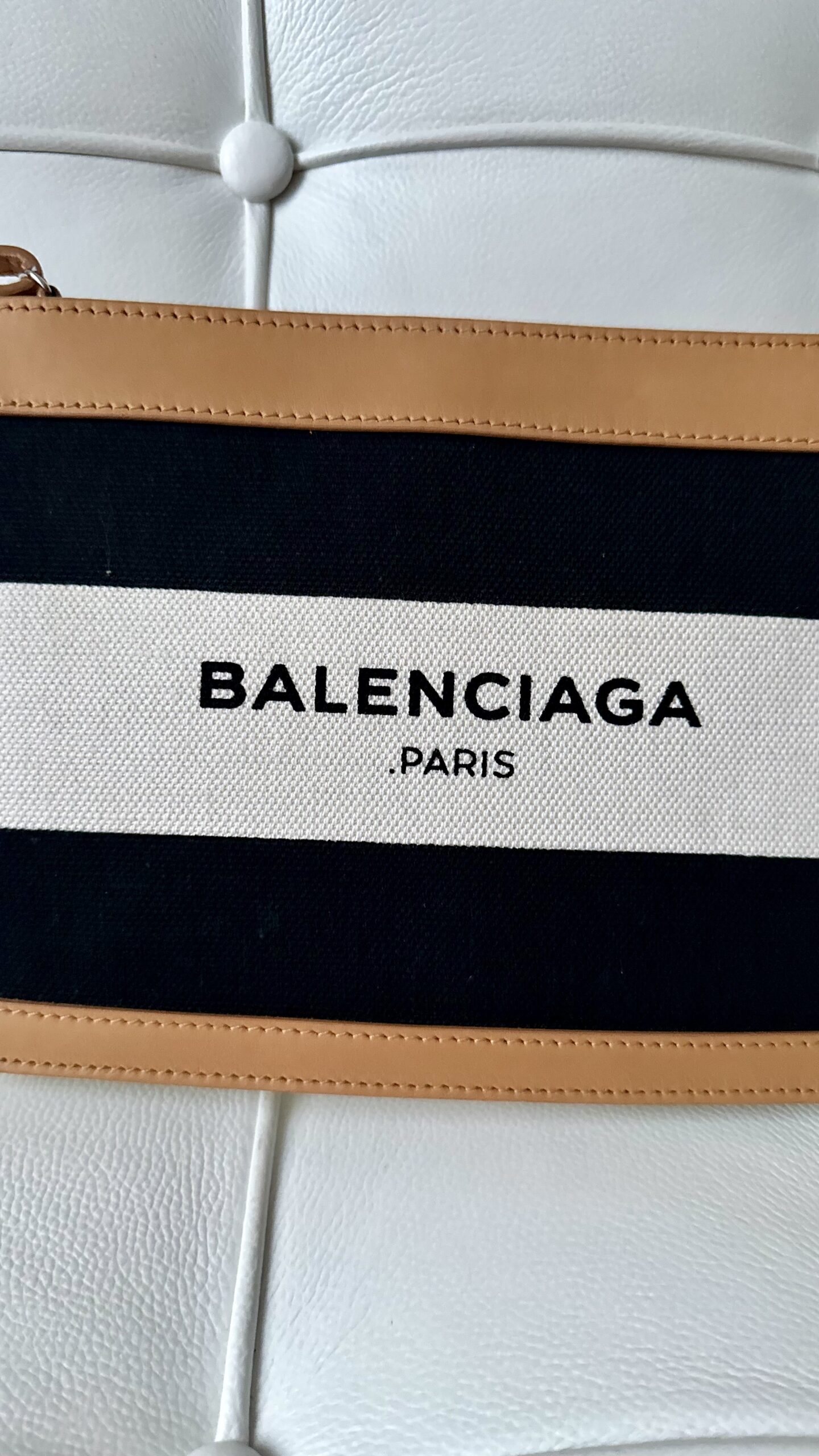 Balenciaga mała kopertowa torebka - obrazek 3