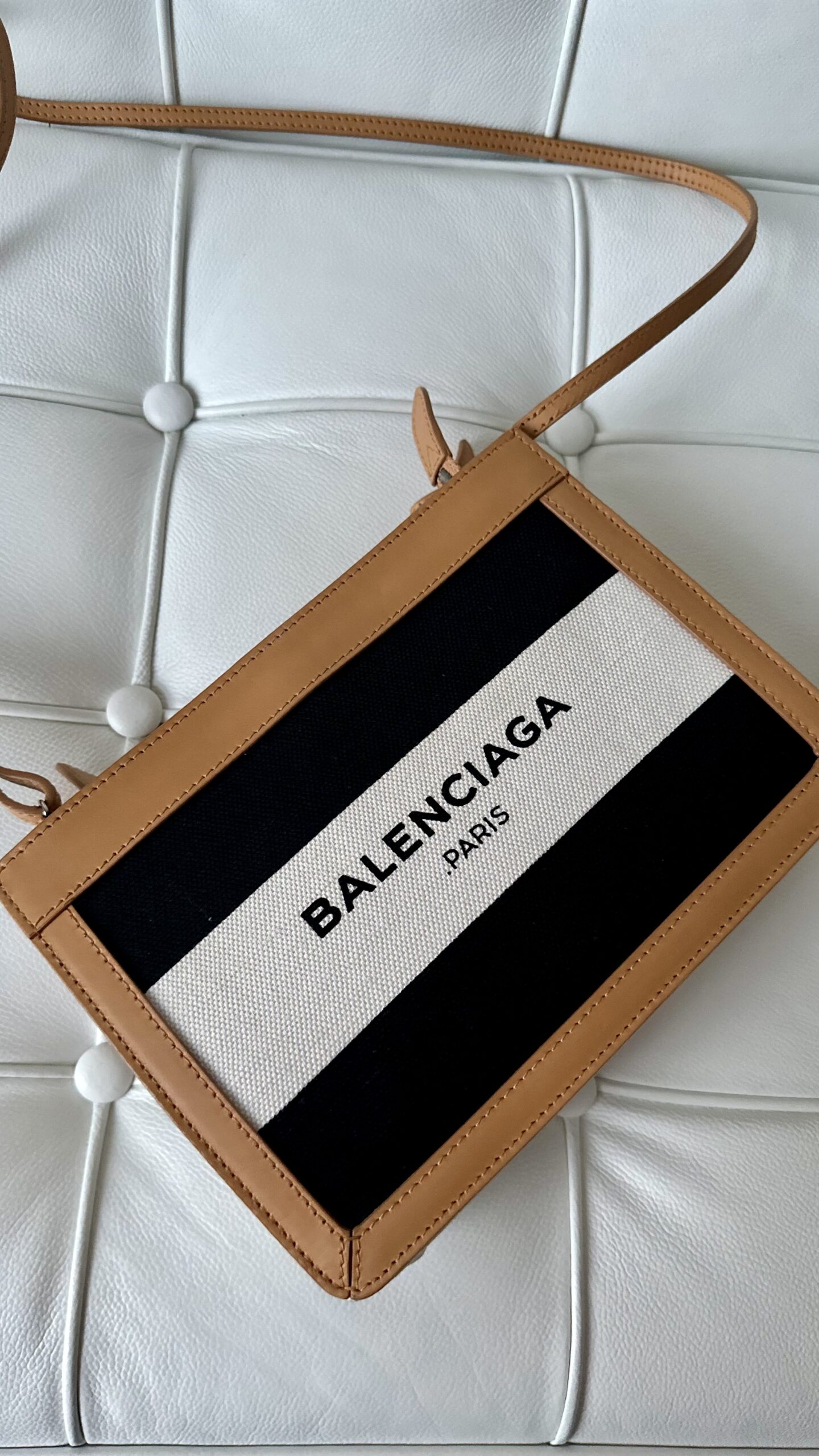 Balenciaga mała kopertowa torebka - obrazek 5
