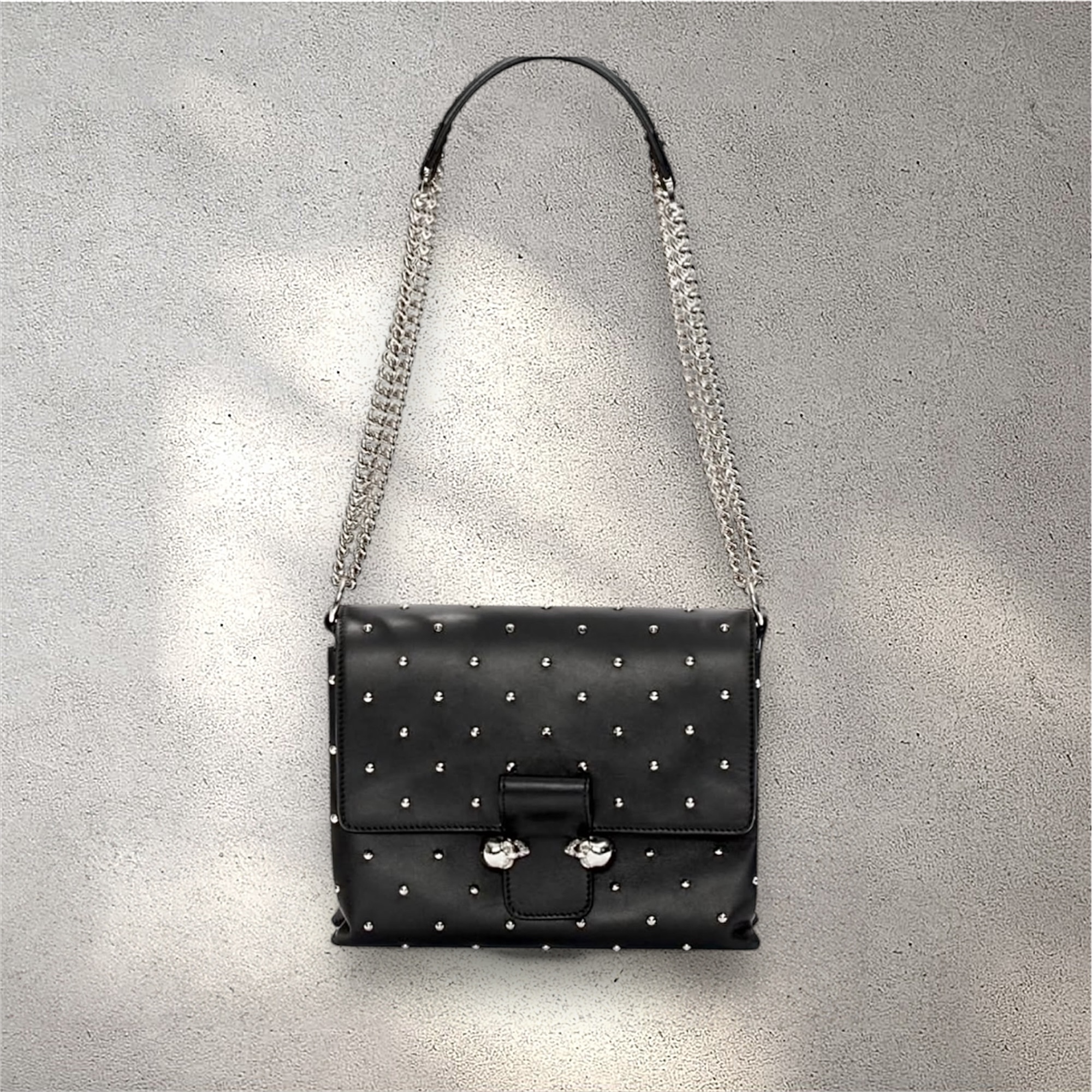 ALEXANDER MCQUEEN Leather Studded Twin Skull Flap Shoulder Bag – torebka